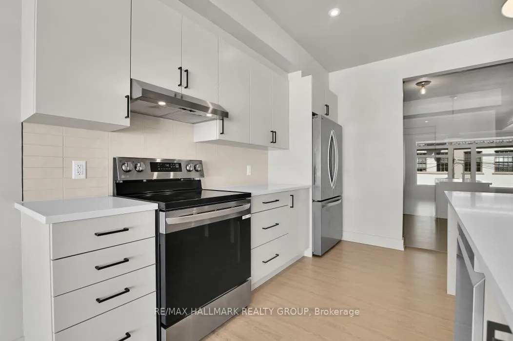 260 Armstrong Street, #201