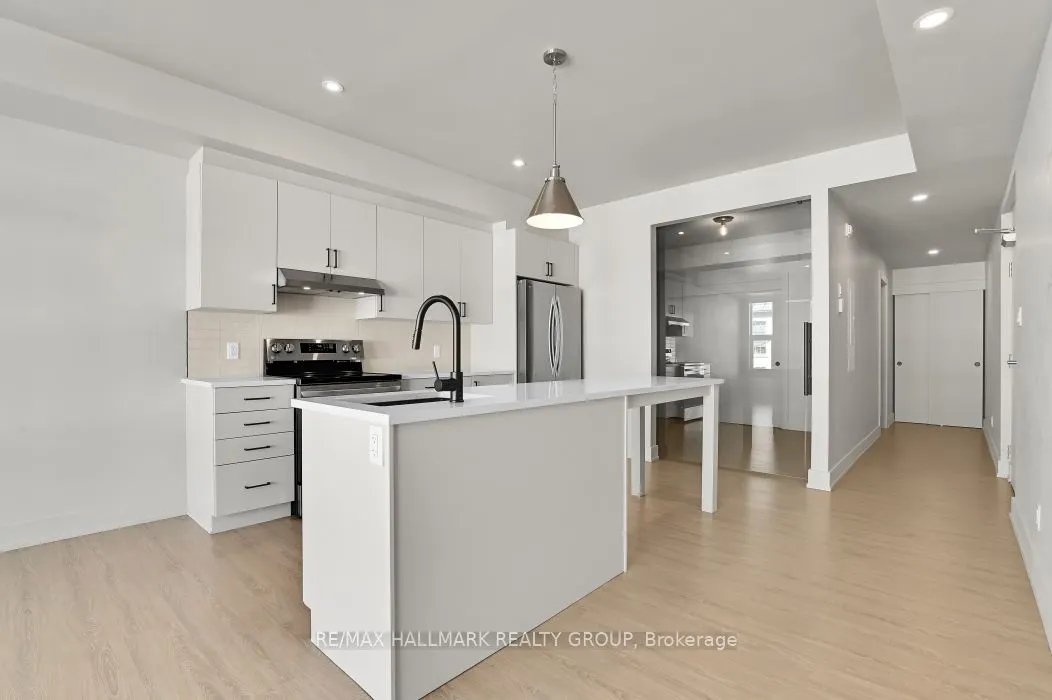 260 Armstrong Street, #201