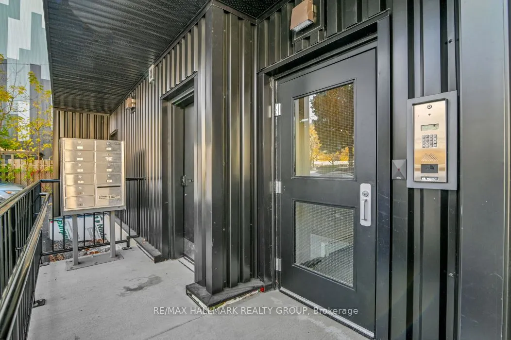260 Armstrong Street, #201