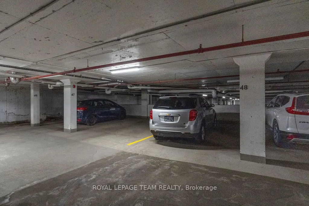 665 Bathgate Drive, #302