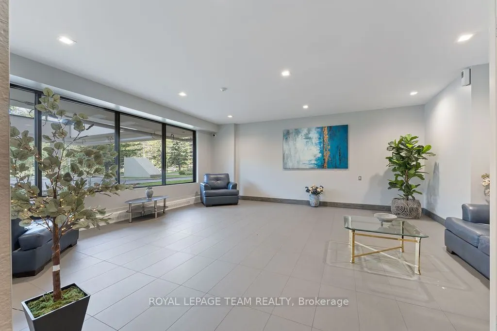 665 Bathgate Drive, #302