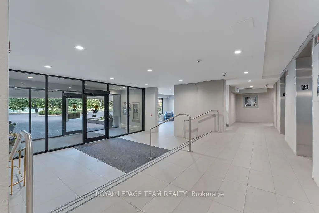 665 Bathgate Drive, #302