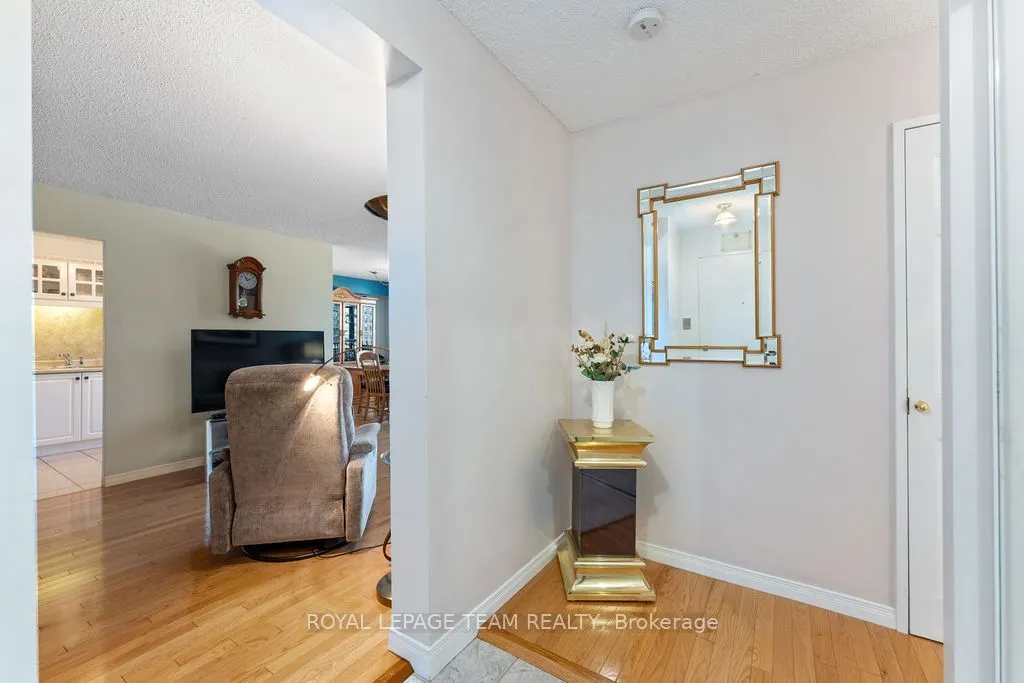 665 Bathgate Drive, #302