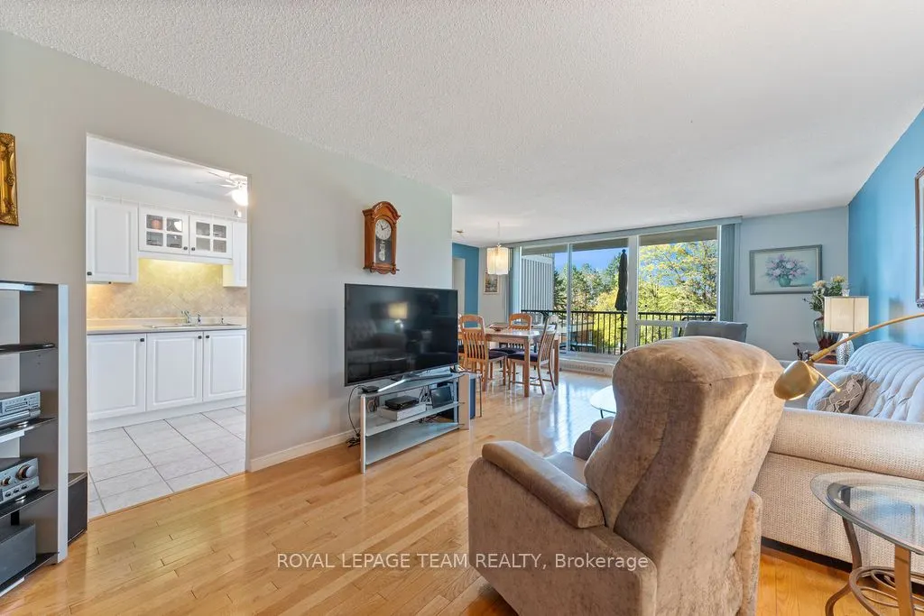 665 Bathgate Drive, #302