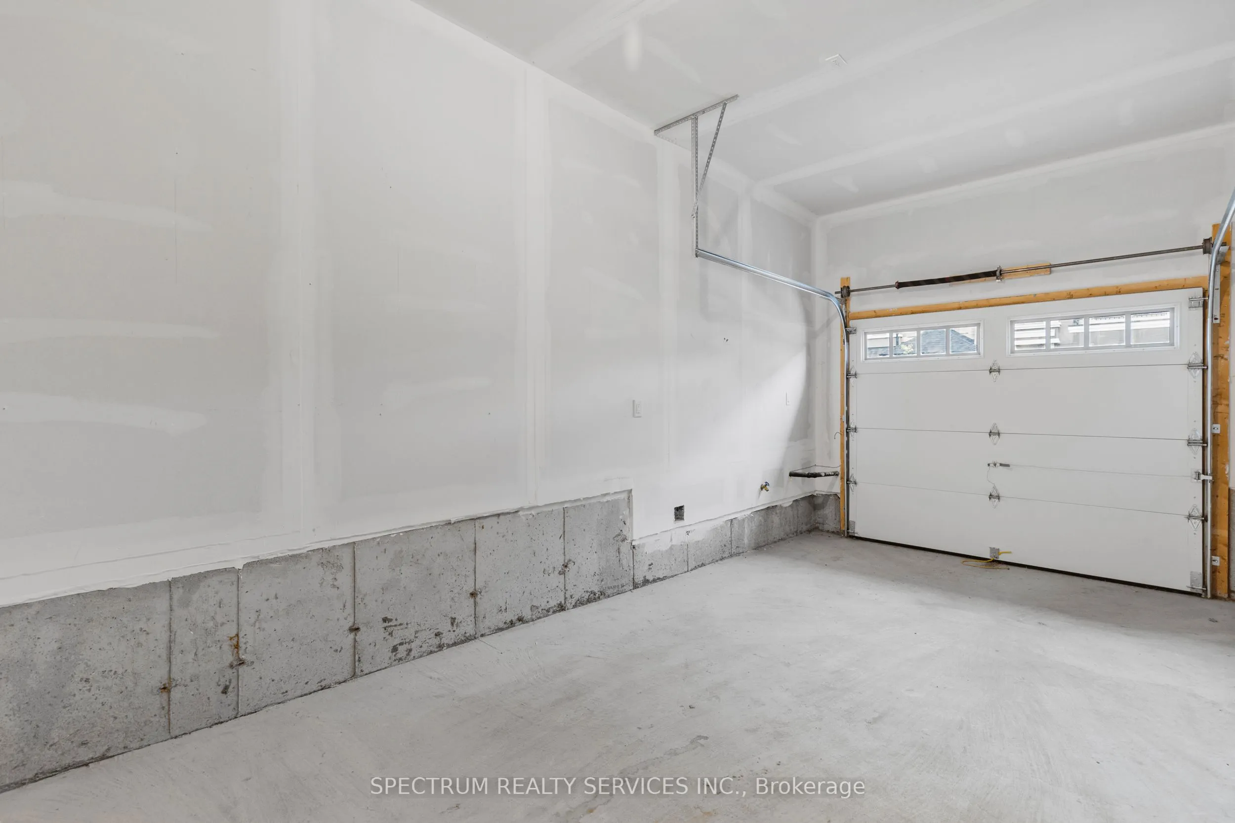 305 Garner Road W, #66