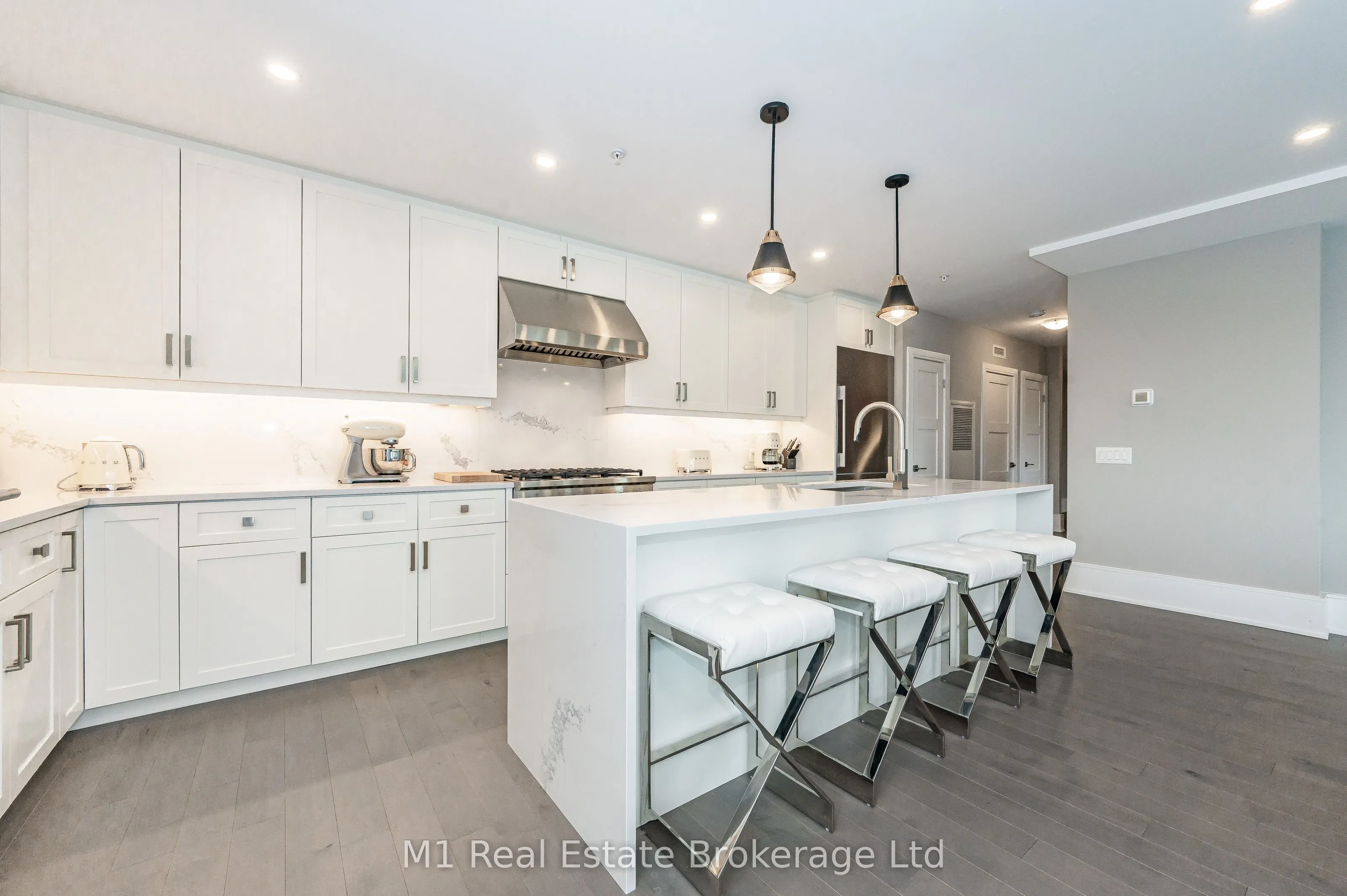 73 ARTHUR Street S, #RRC1