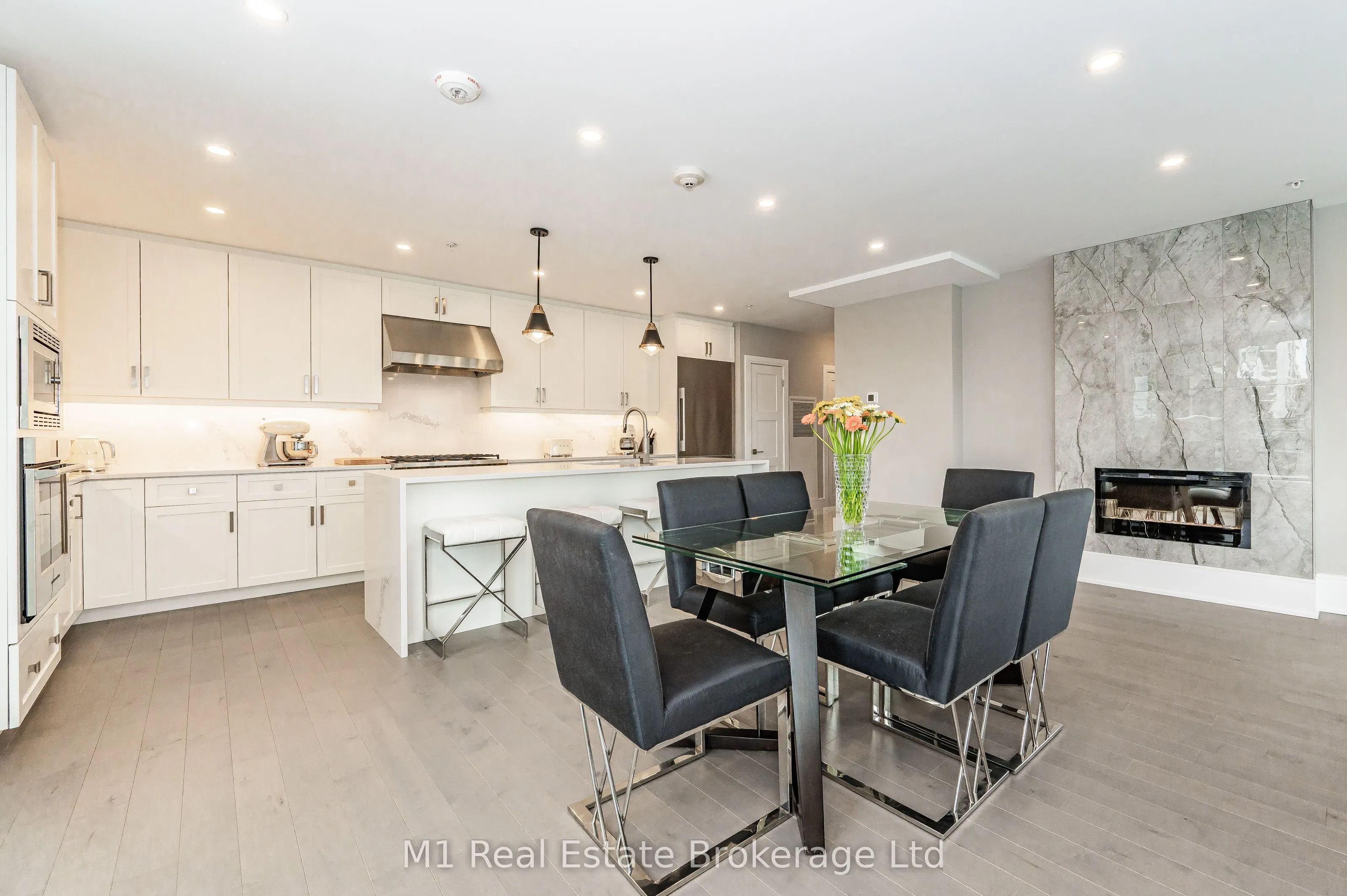 73 ARTHUR Street S, #RRC1