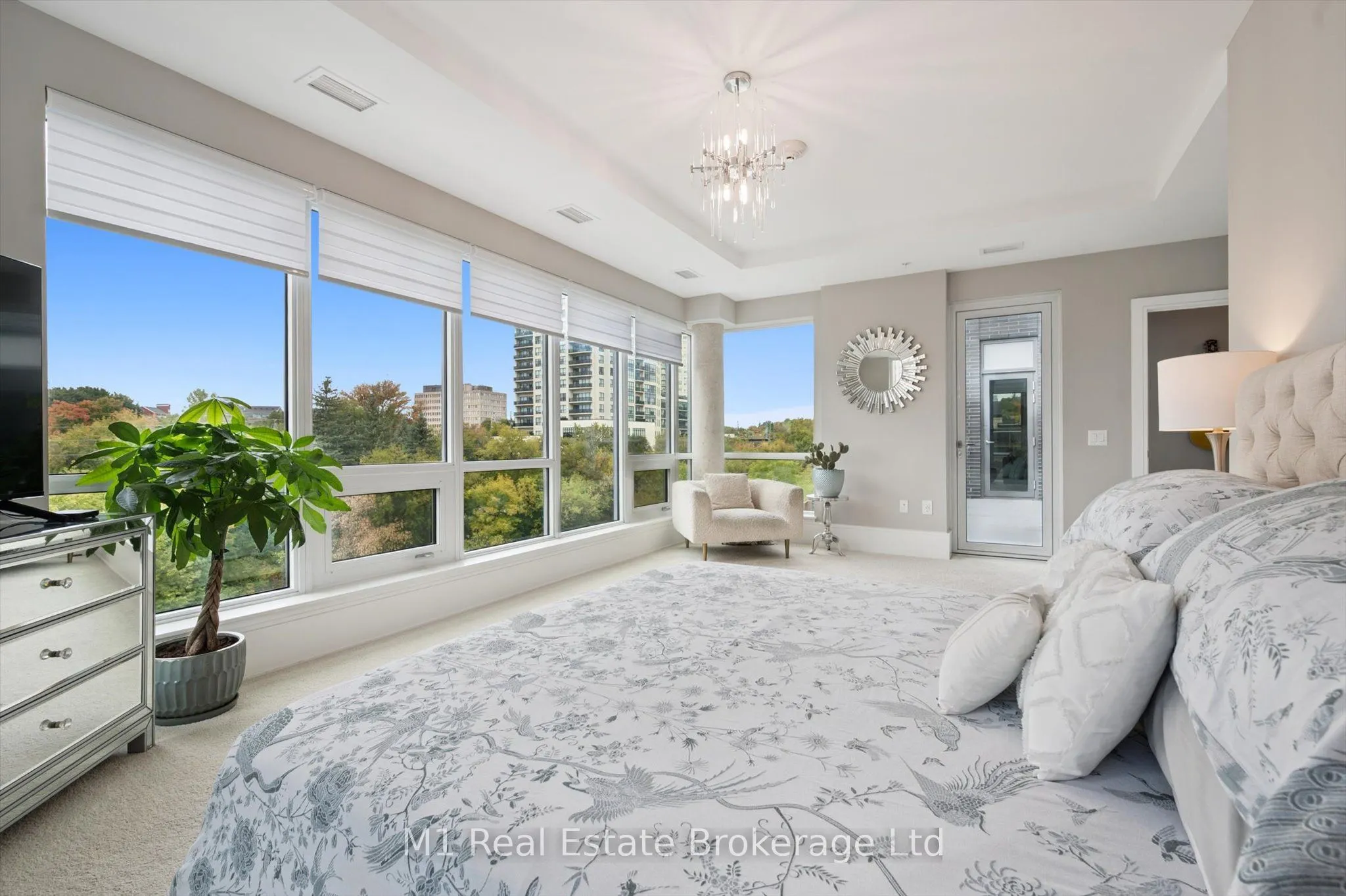 73 ARTHUR Street S, #RRC1
