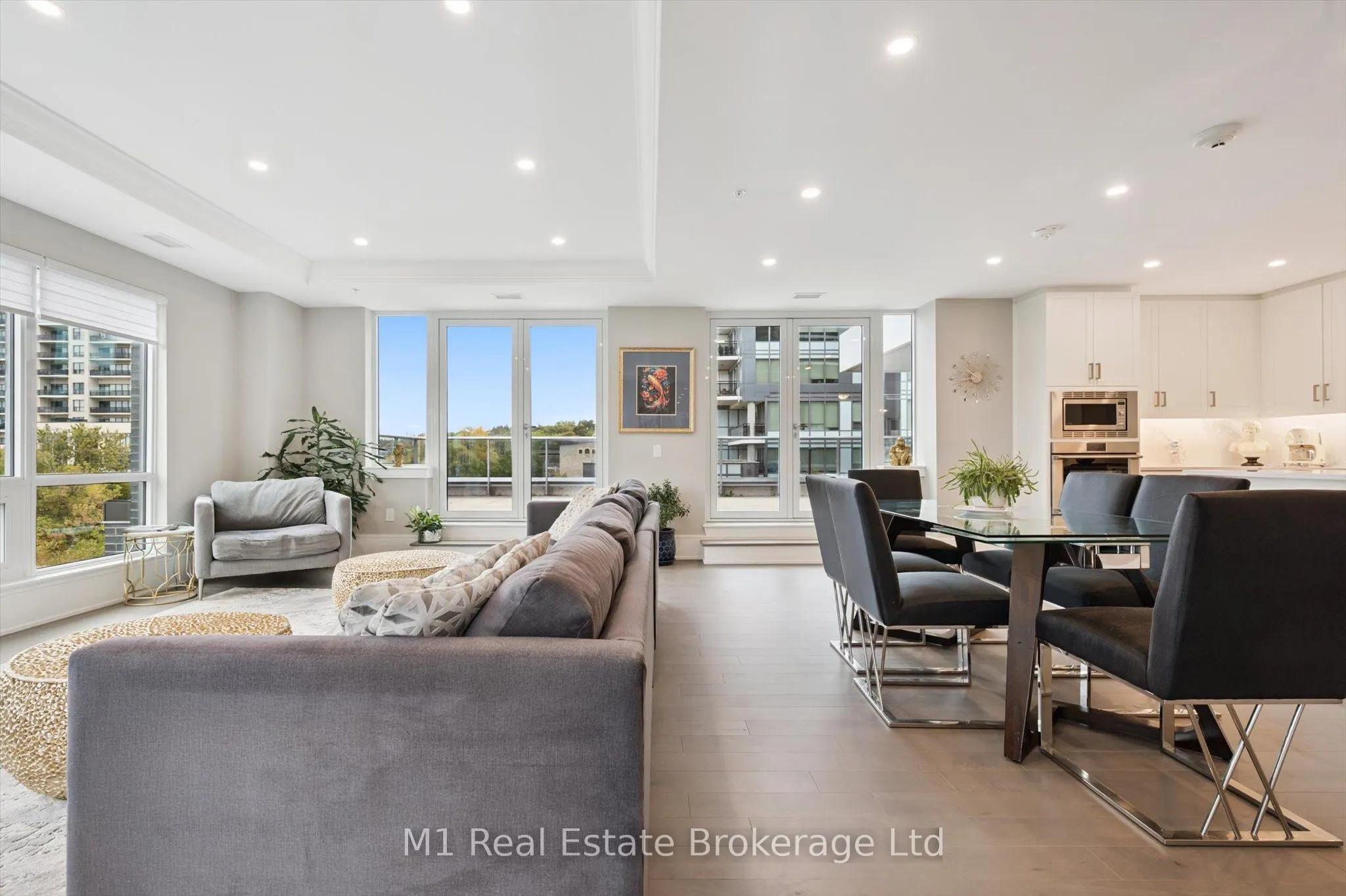 73 ARTHUR Street S, #RRC1