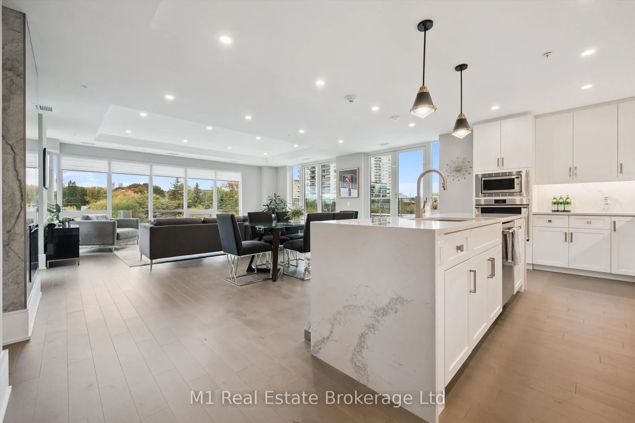 73 ARTHUR Street S, #RRC1