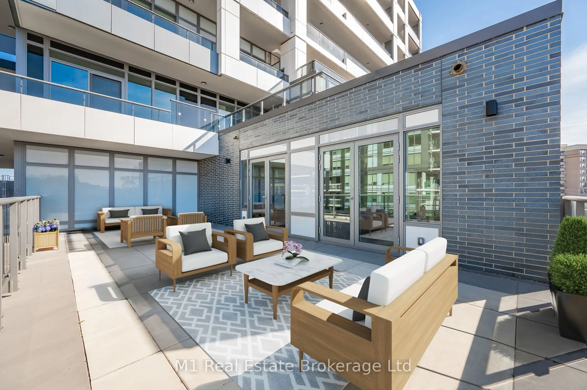 73 ARTHUR Street S, #RRC1