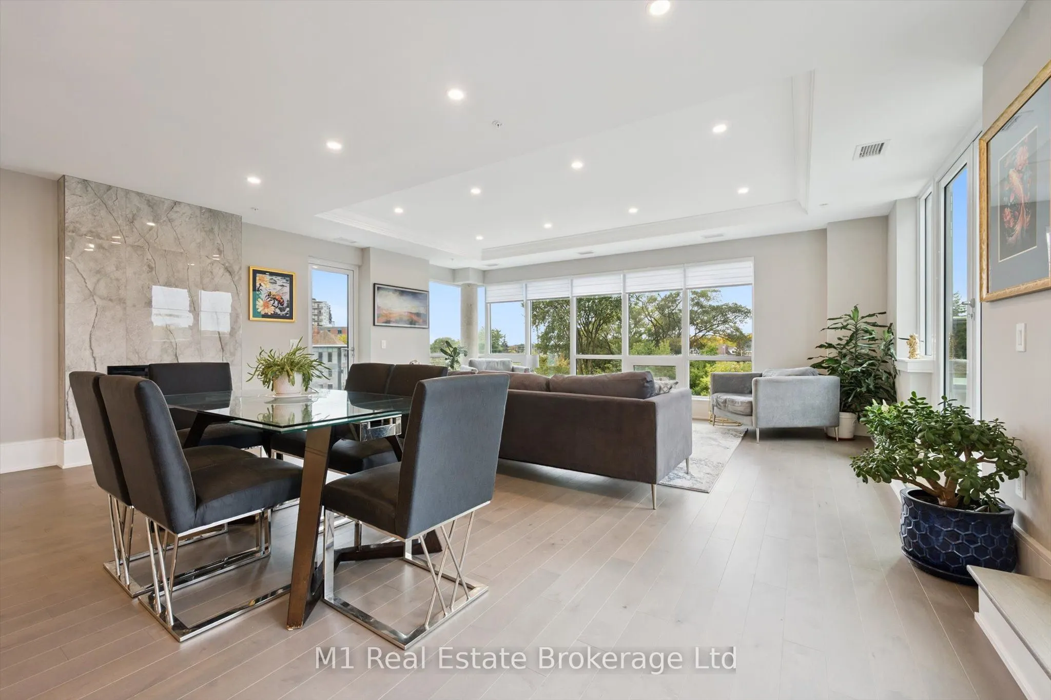 73 ARTHUR Street S, #RRC1