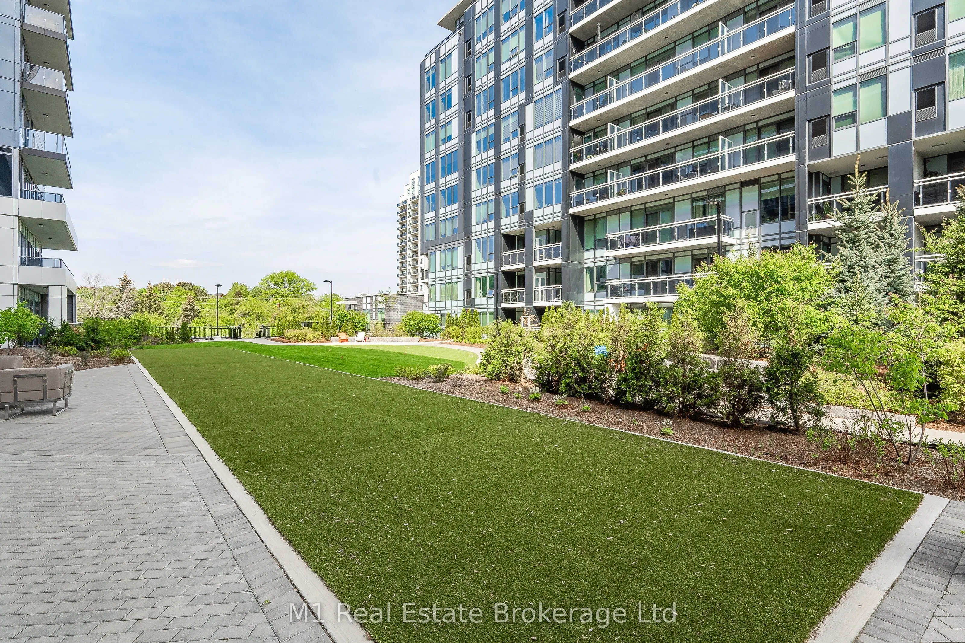 73 ARTHUR Street S, #RRC1