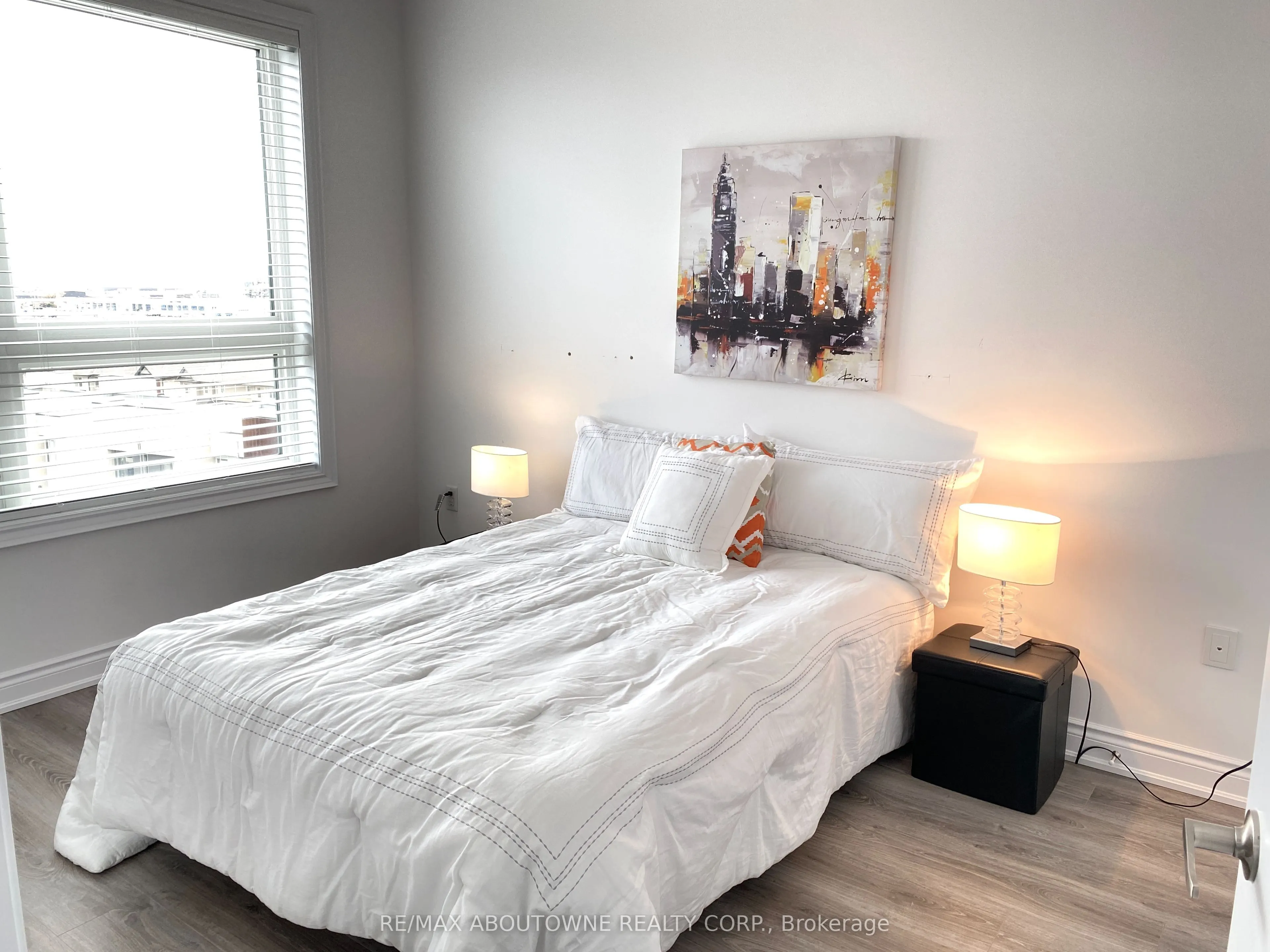 125 Shoreview Place, #606