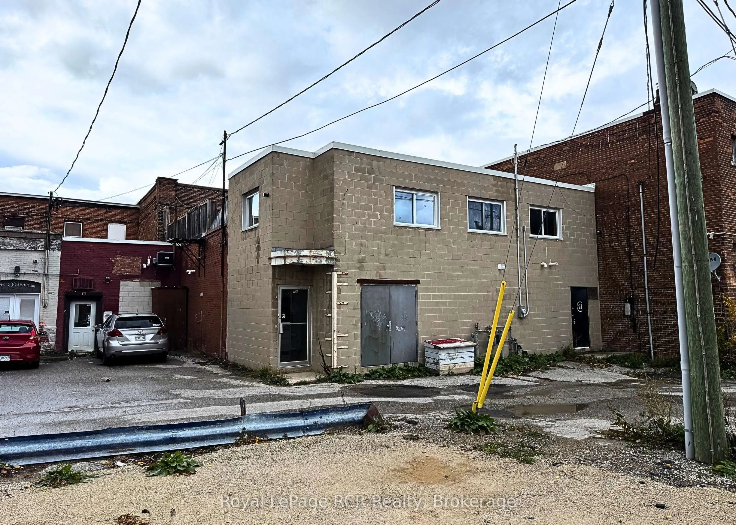 925 & 927 2ND Avenue E