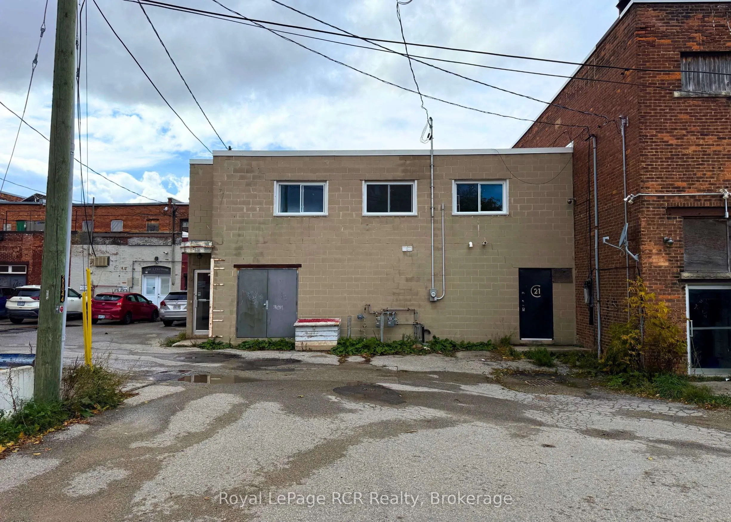 925 & 927 2ND Avenue E