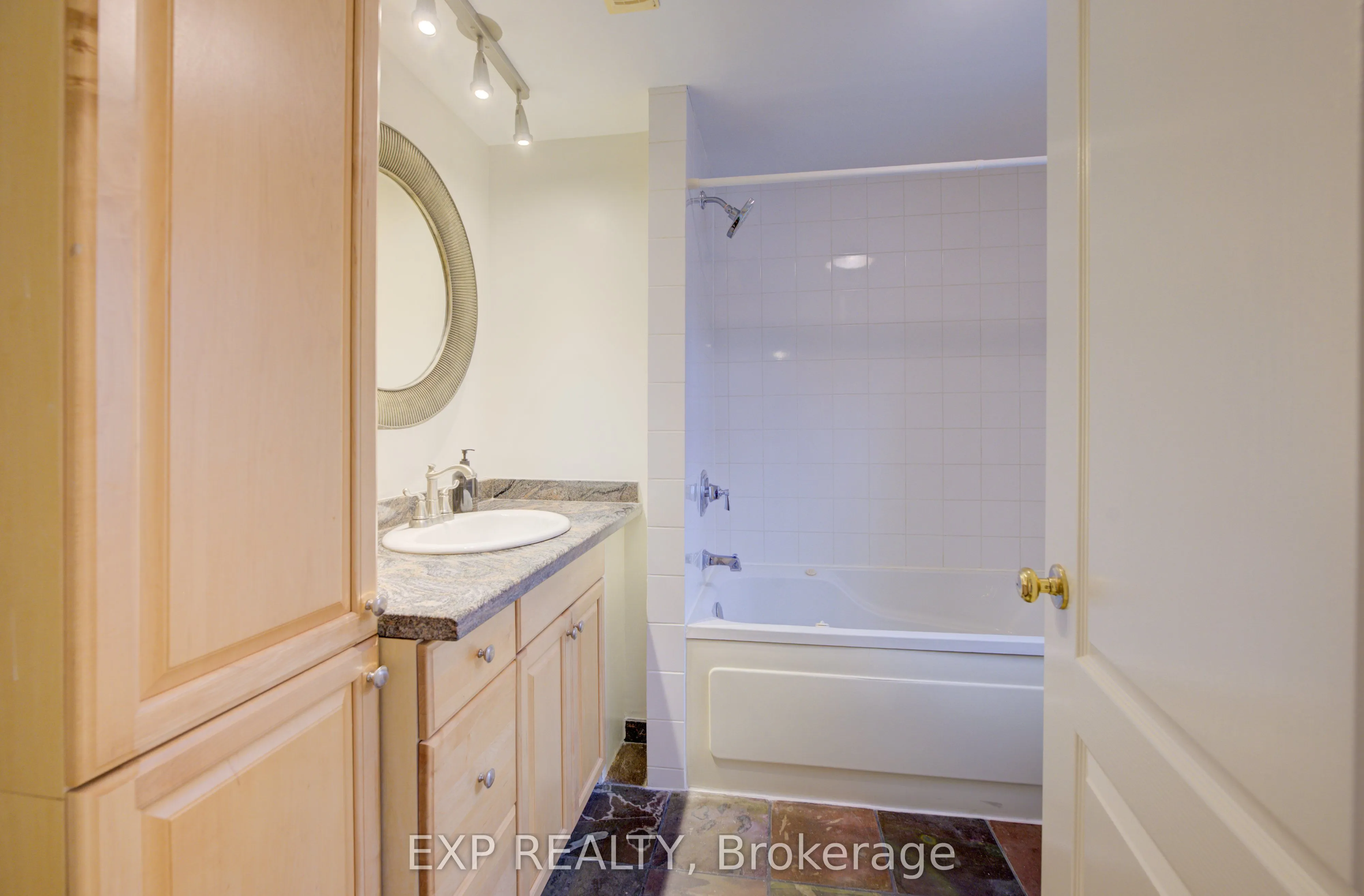 27 Dudhope Avenue