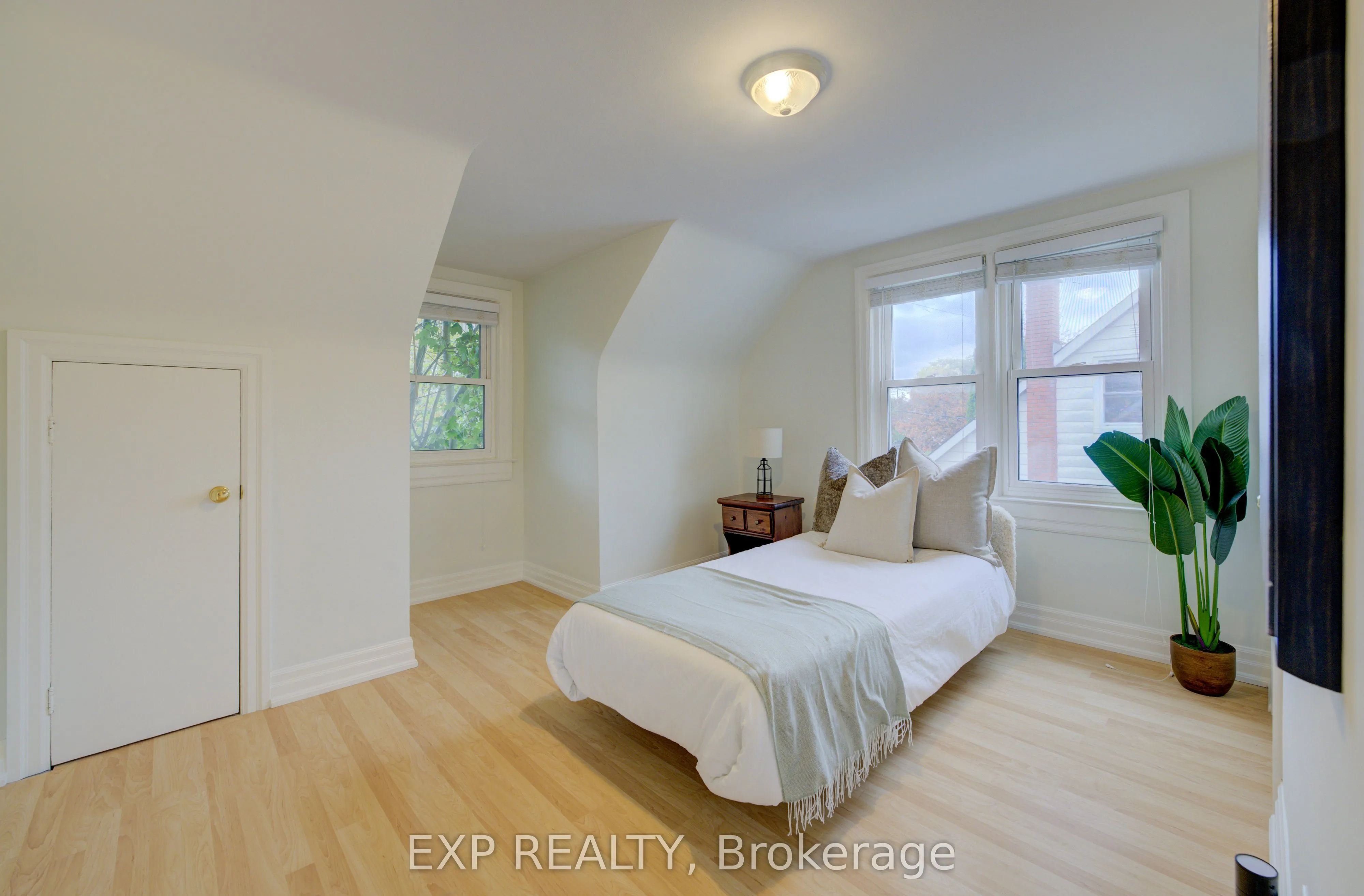 27 Dudhope Avenue