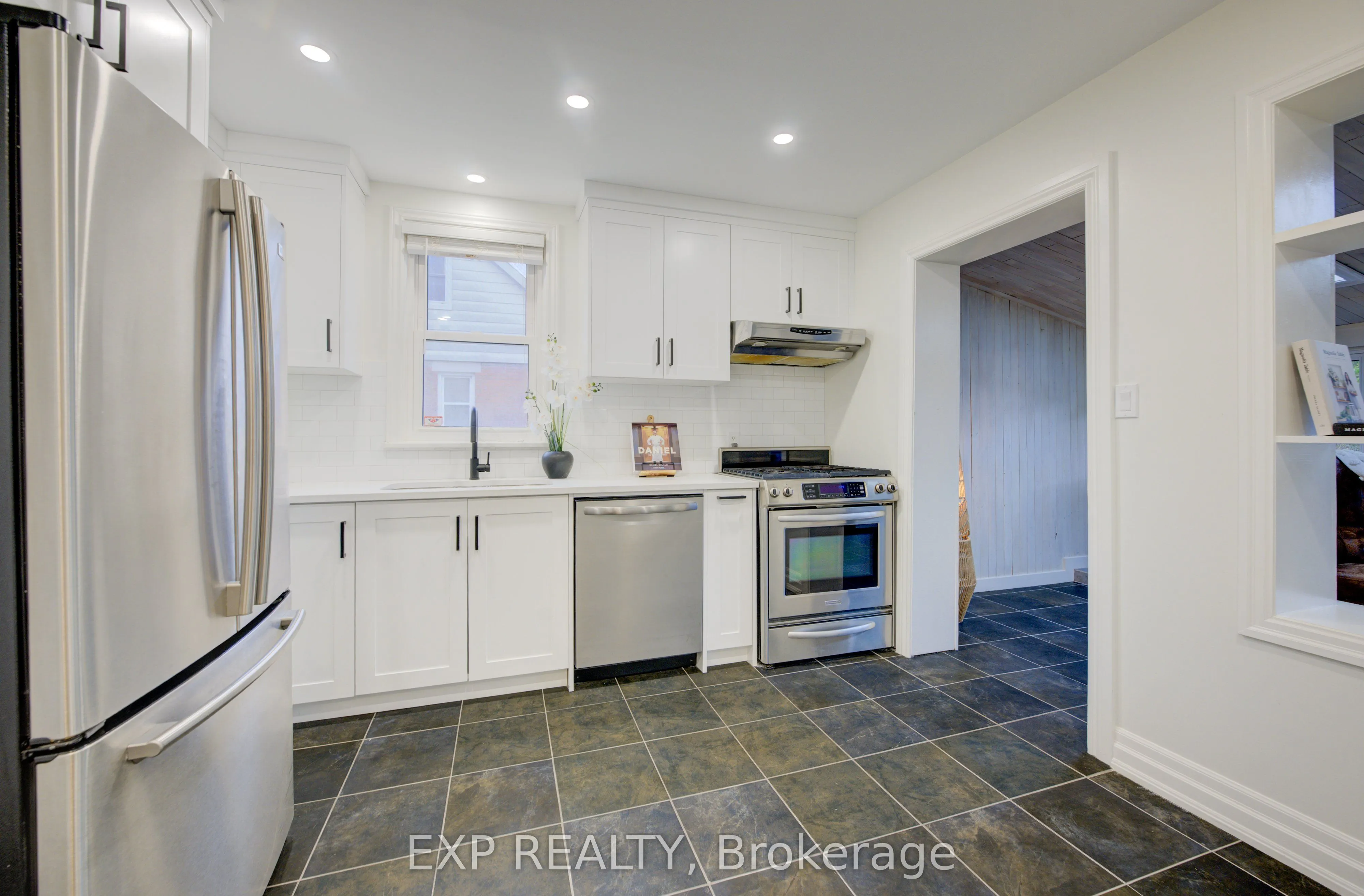 27 Dudhope Avenue