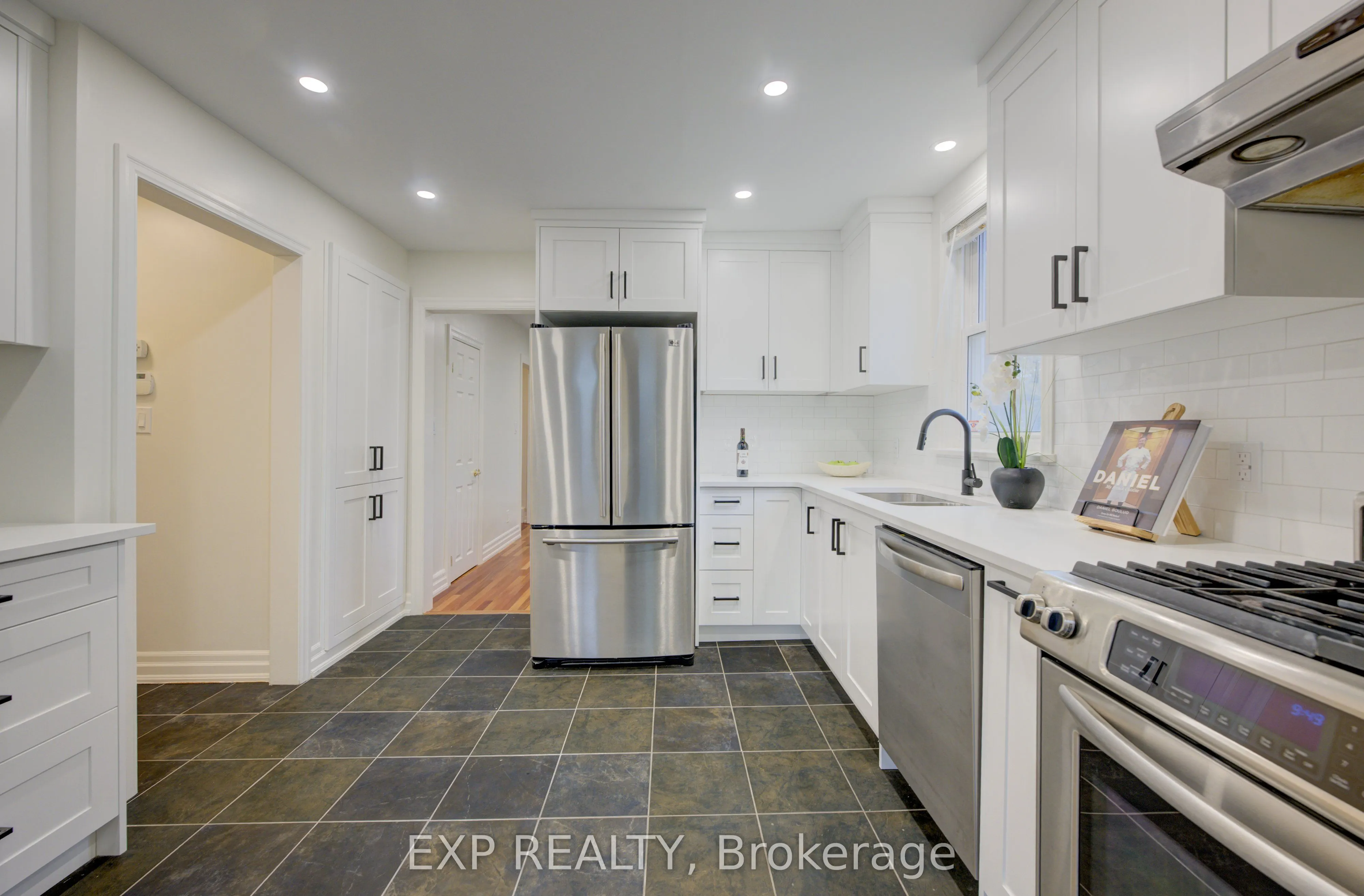 27 Dudhope Avenue