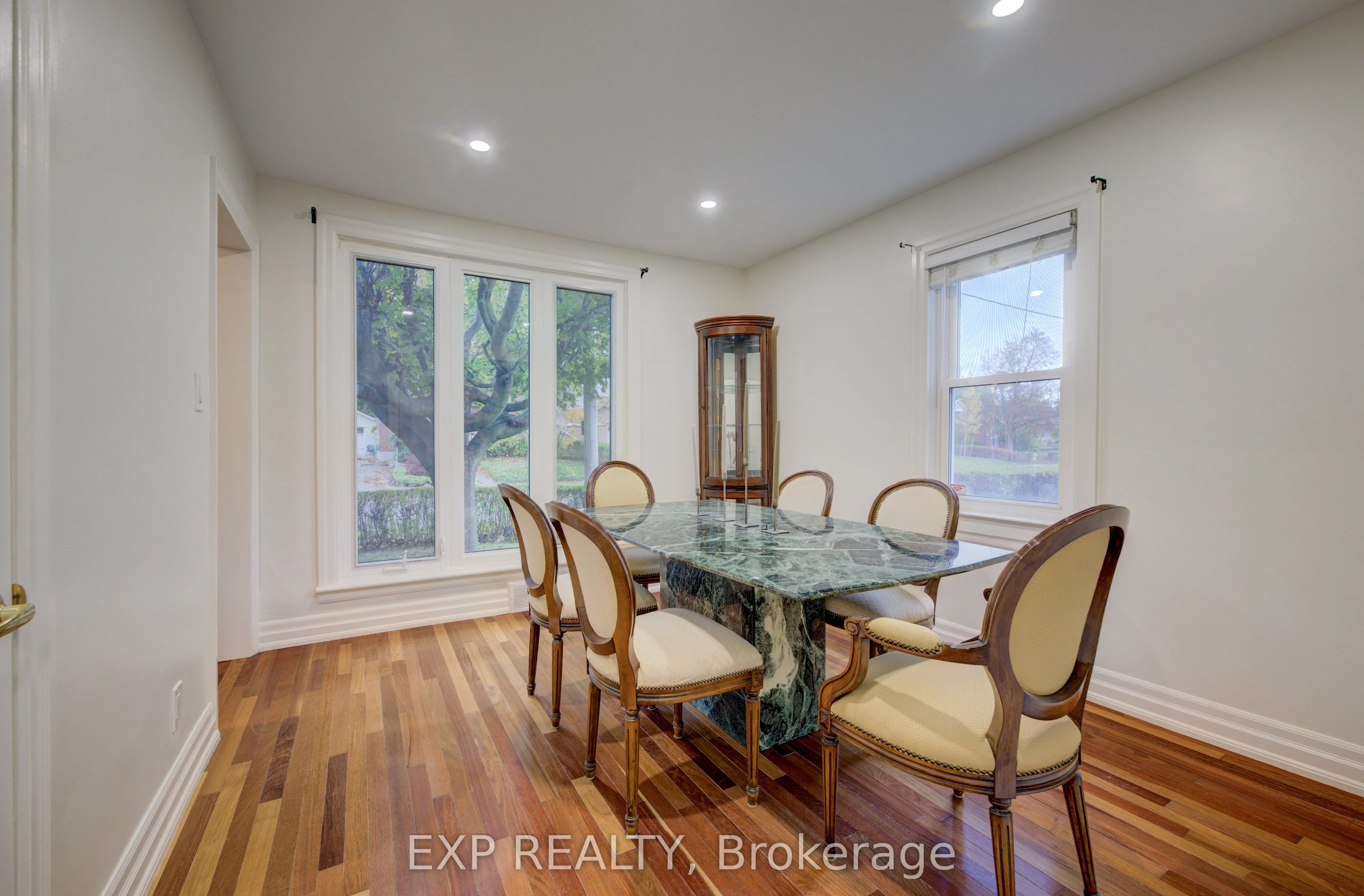 27 Dudhope Avenue