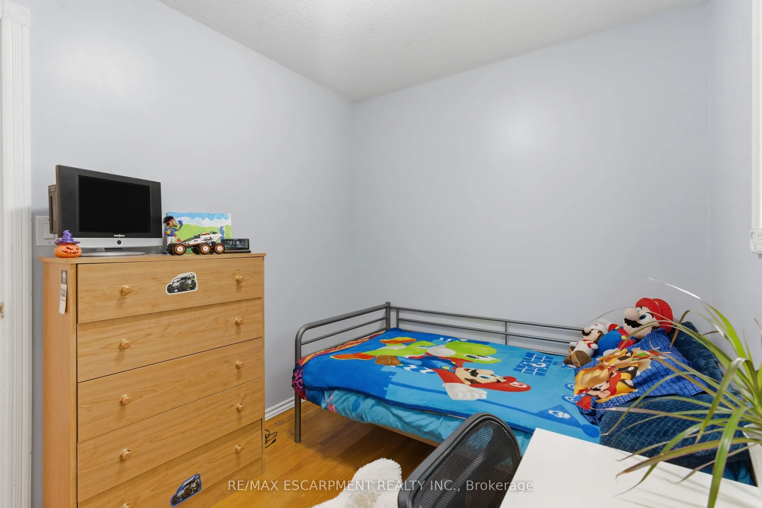 62 OSWEGO PARK Road
