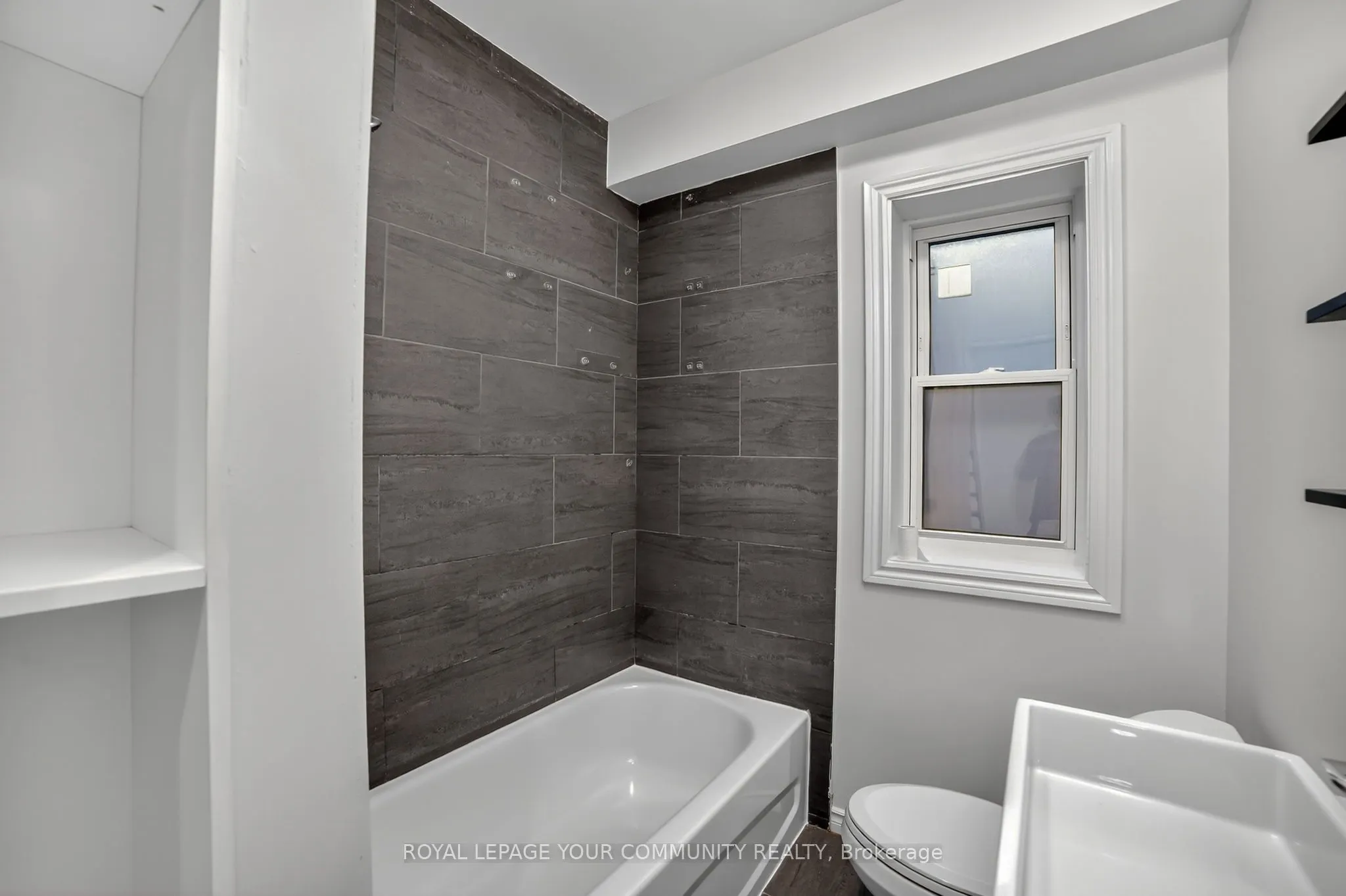 97 Garfield Avenue S