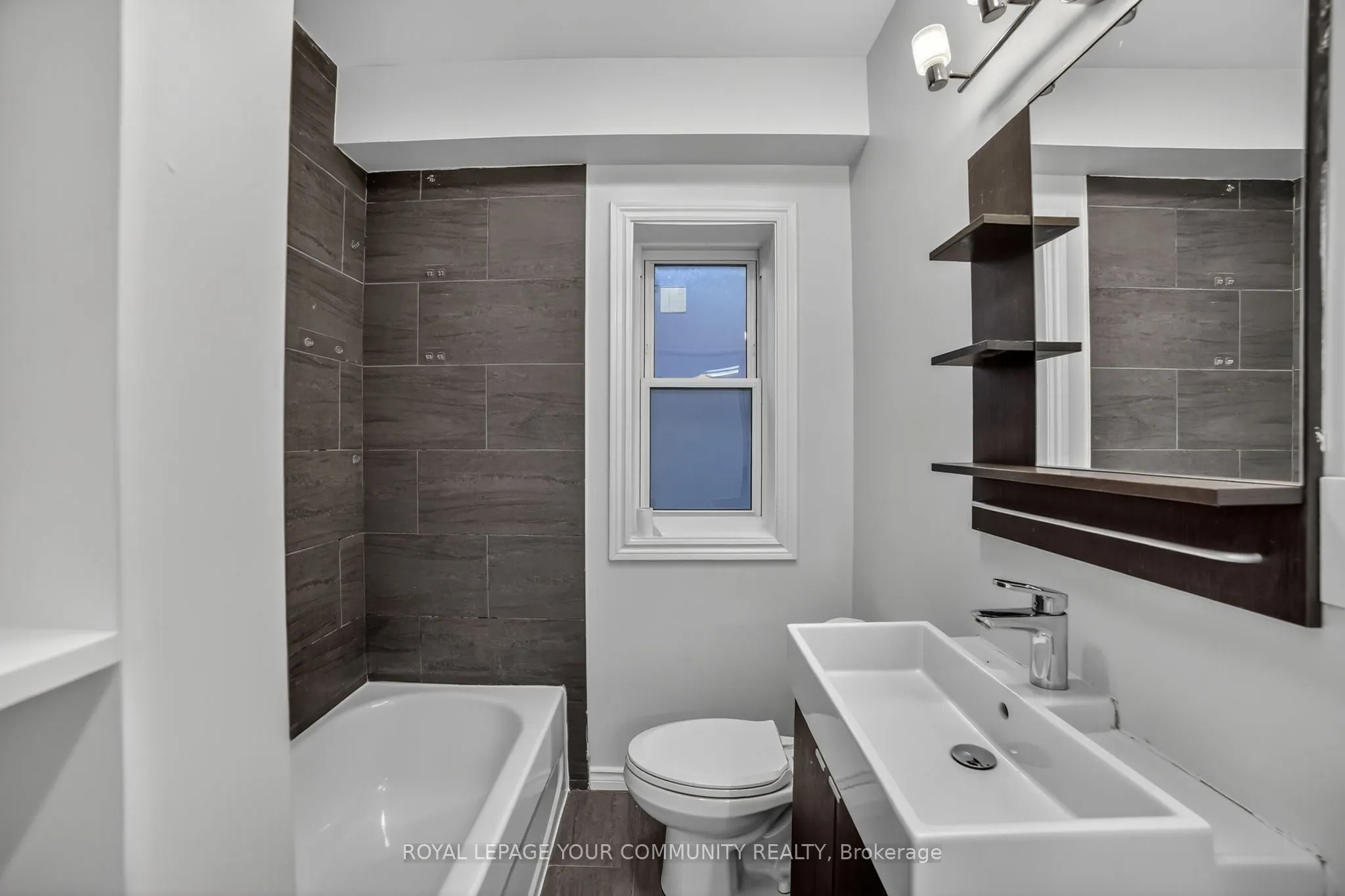 97 Garfield Avenue S