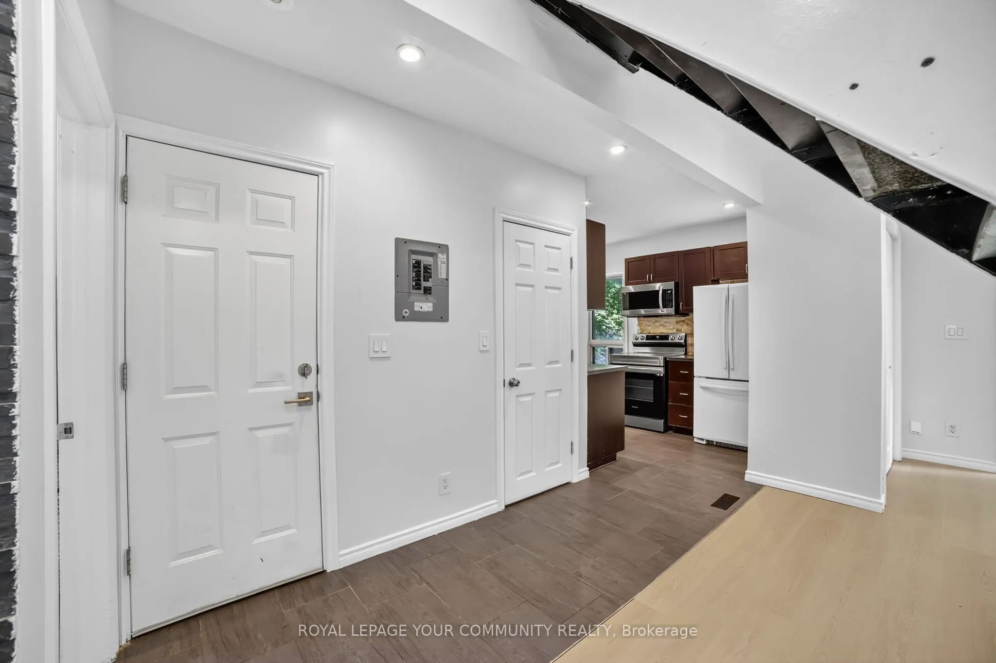 97 Garfield Avenue S