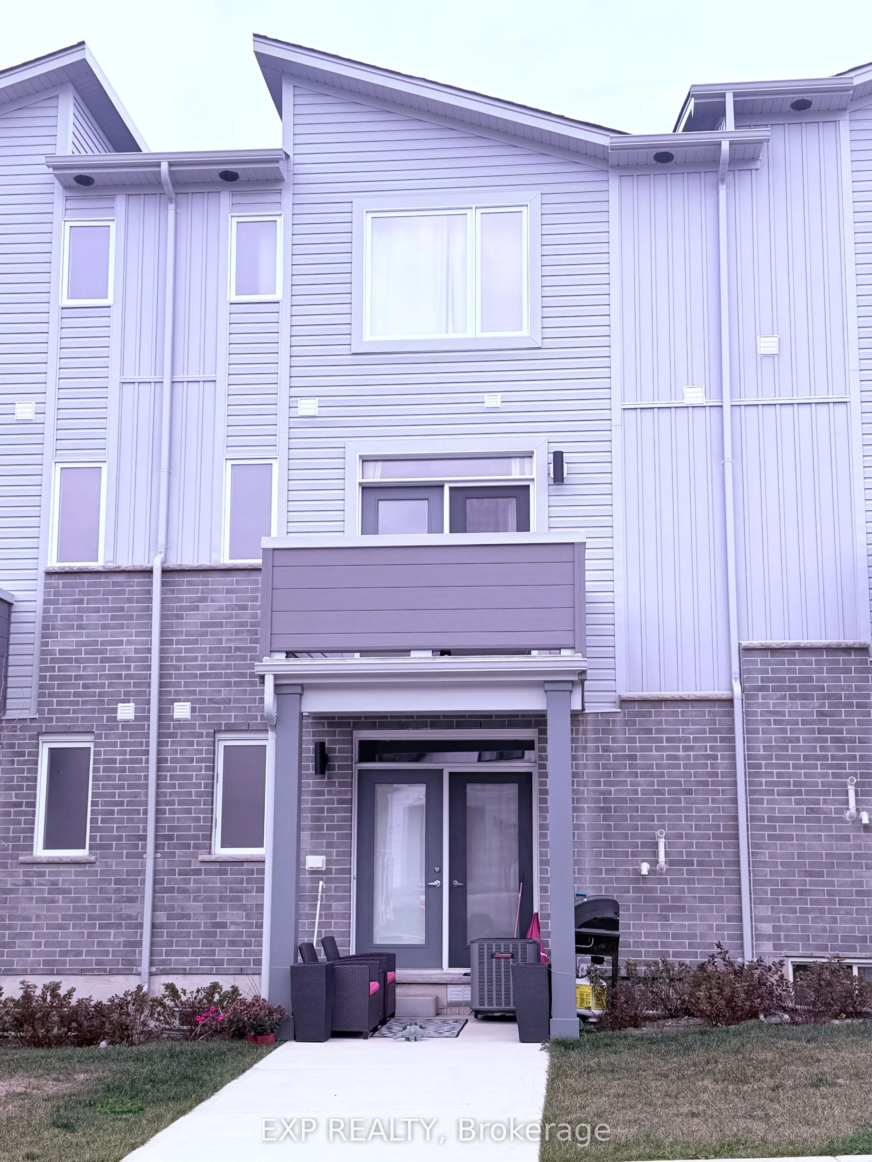 990 Deveron Crescent, #9