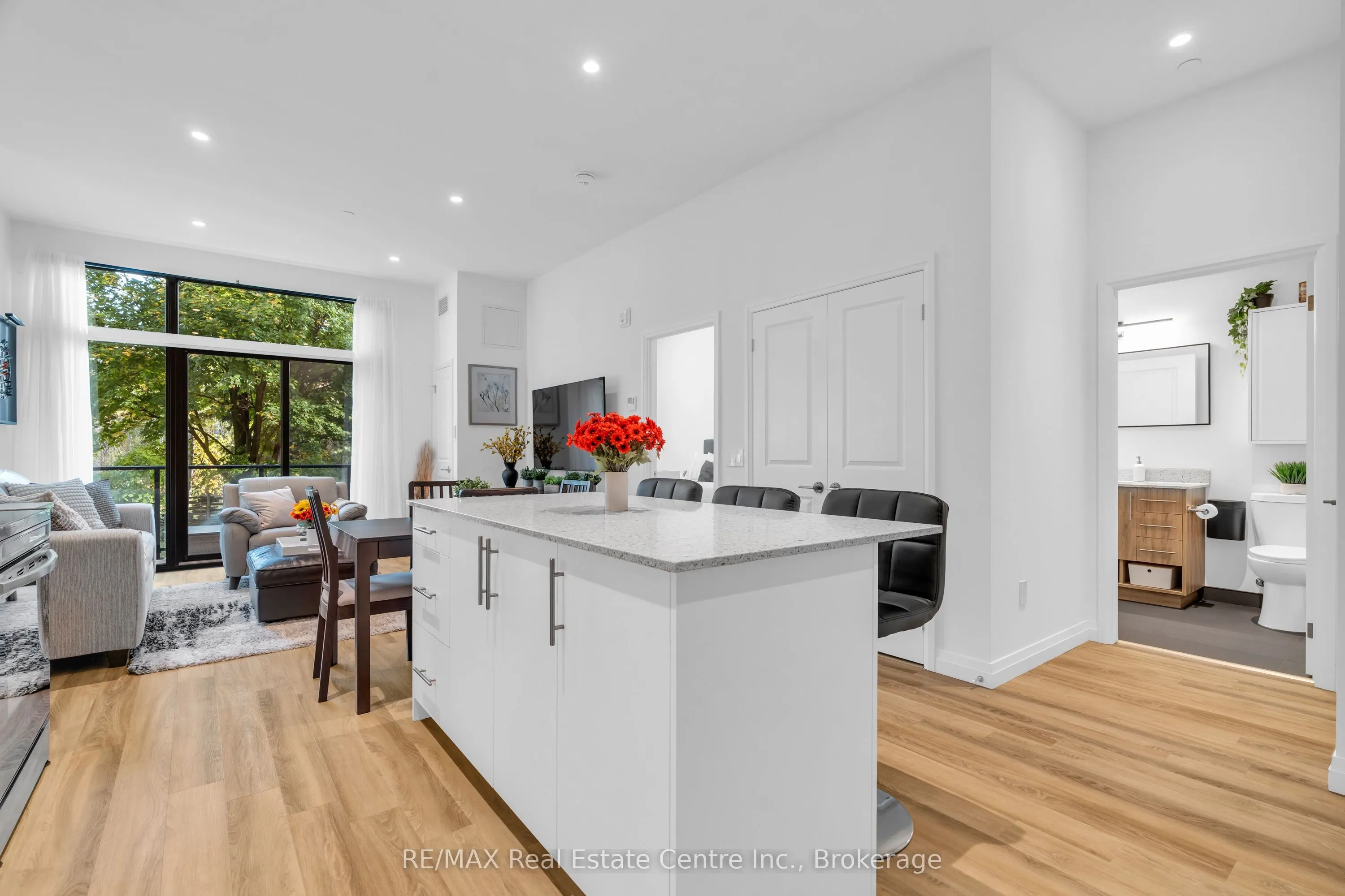 525 New Dundee Road, #101