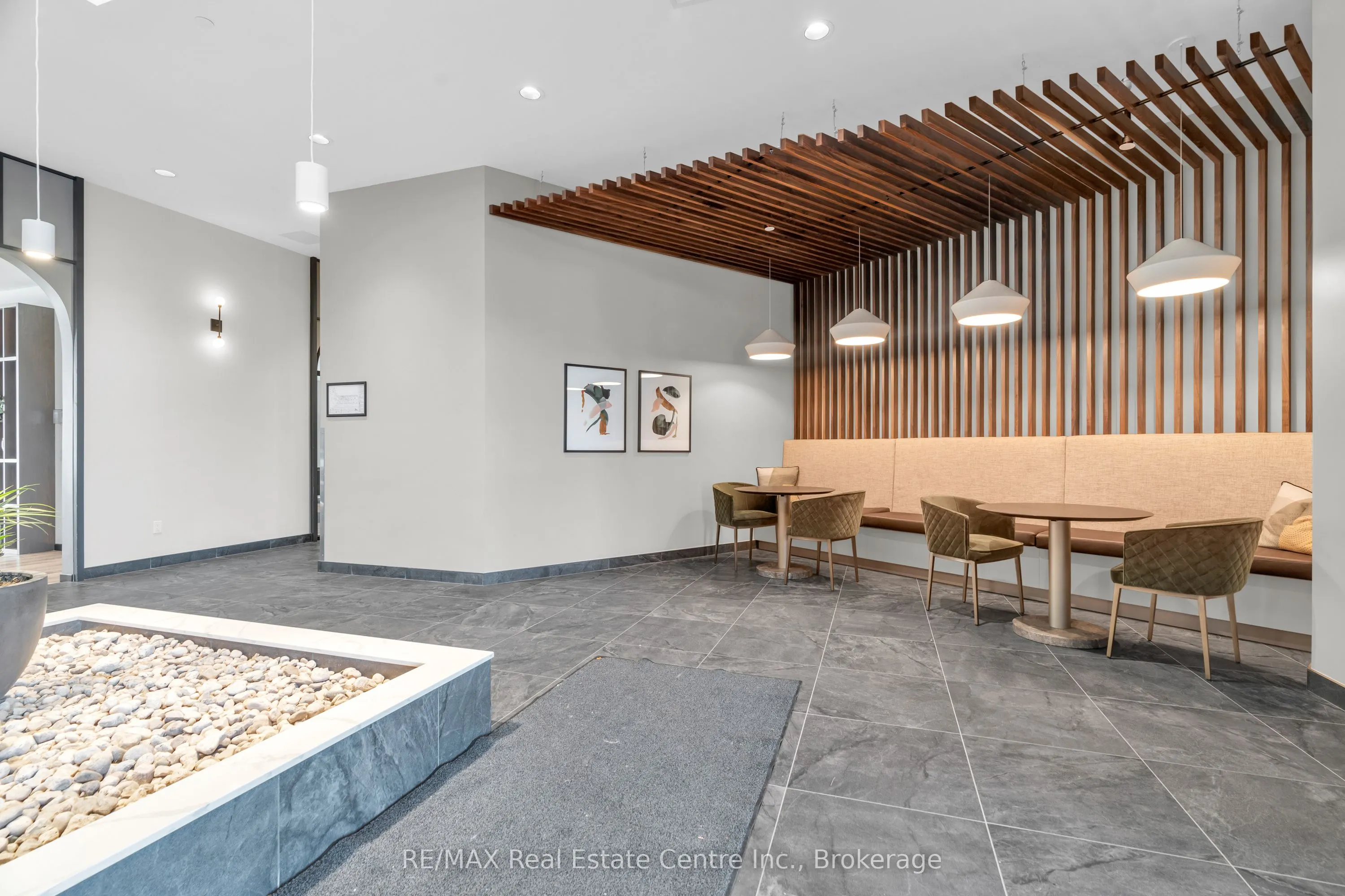 525 New Dundee Road, #101