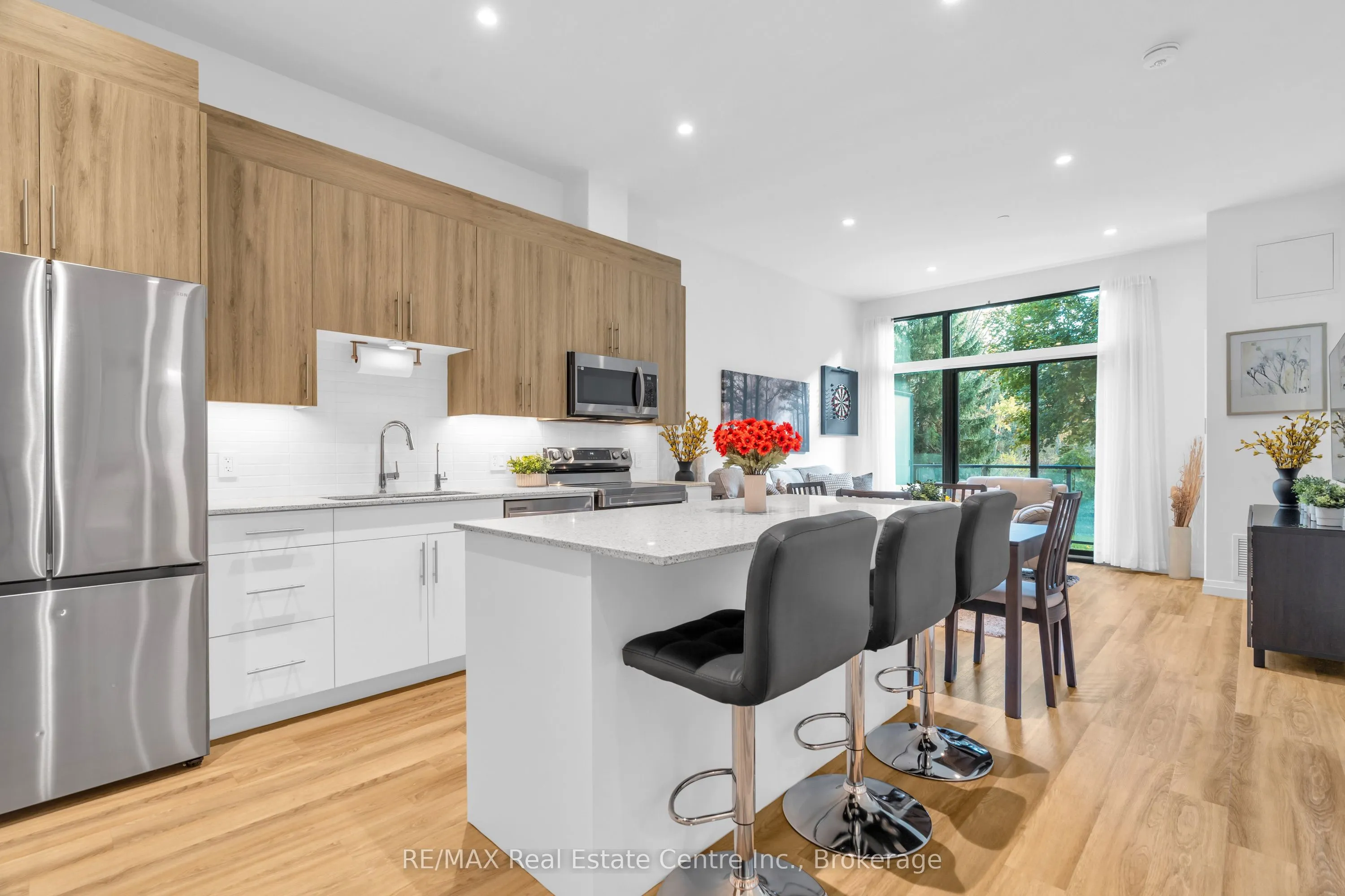 525 New Dundee Road, #101