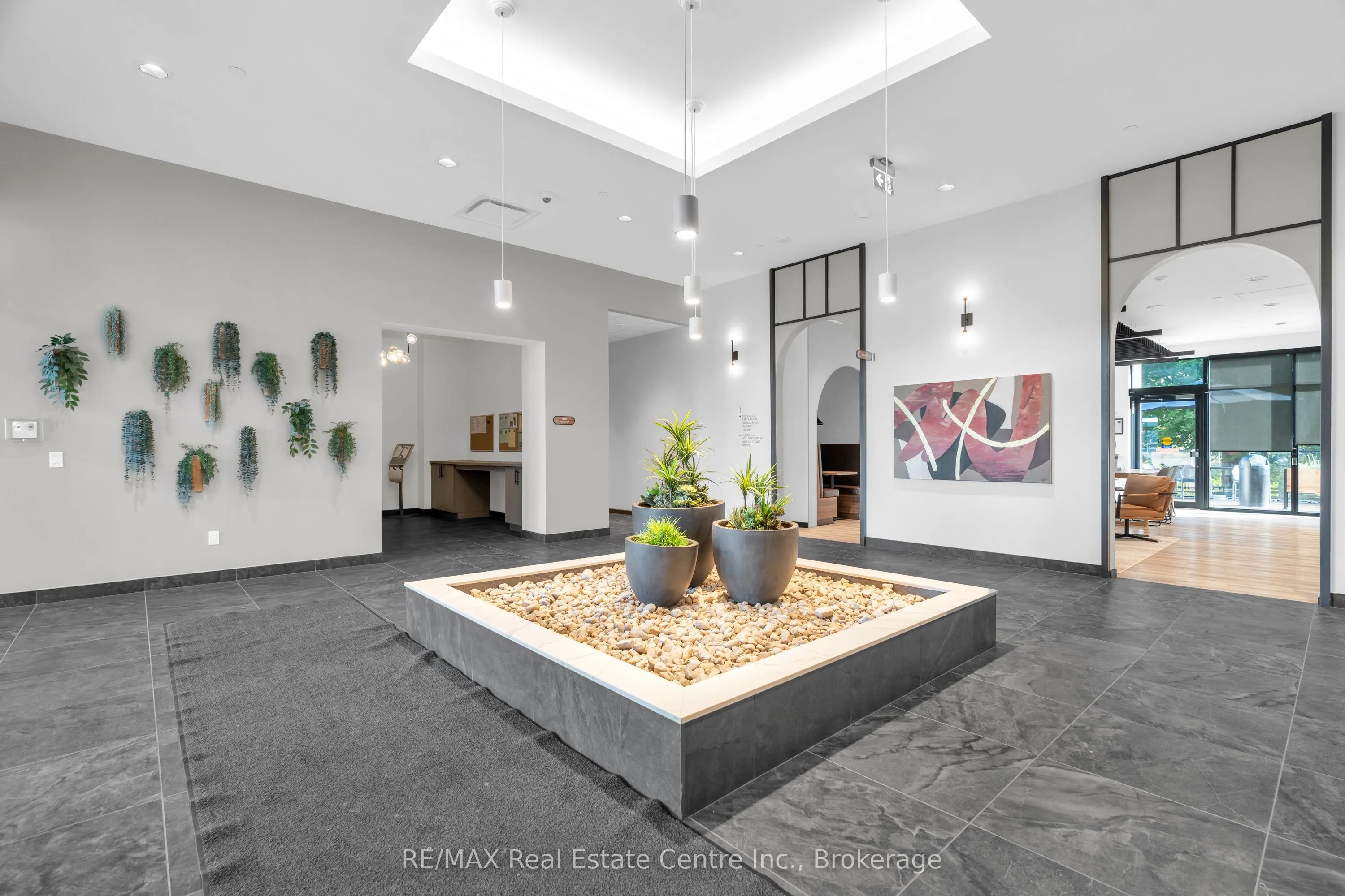 525 New Dundee Road, #101
