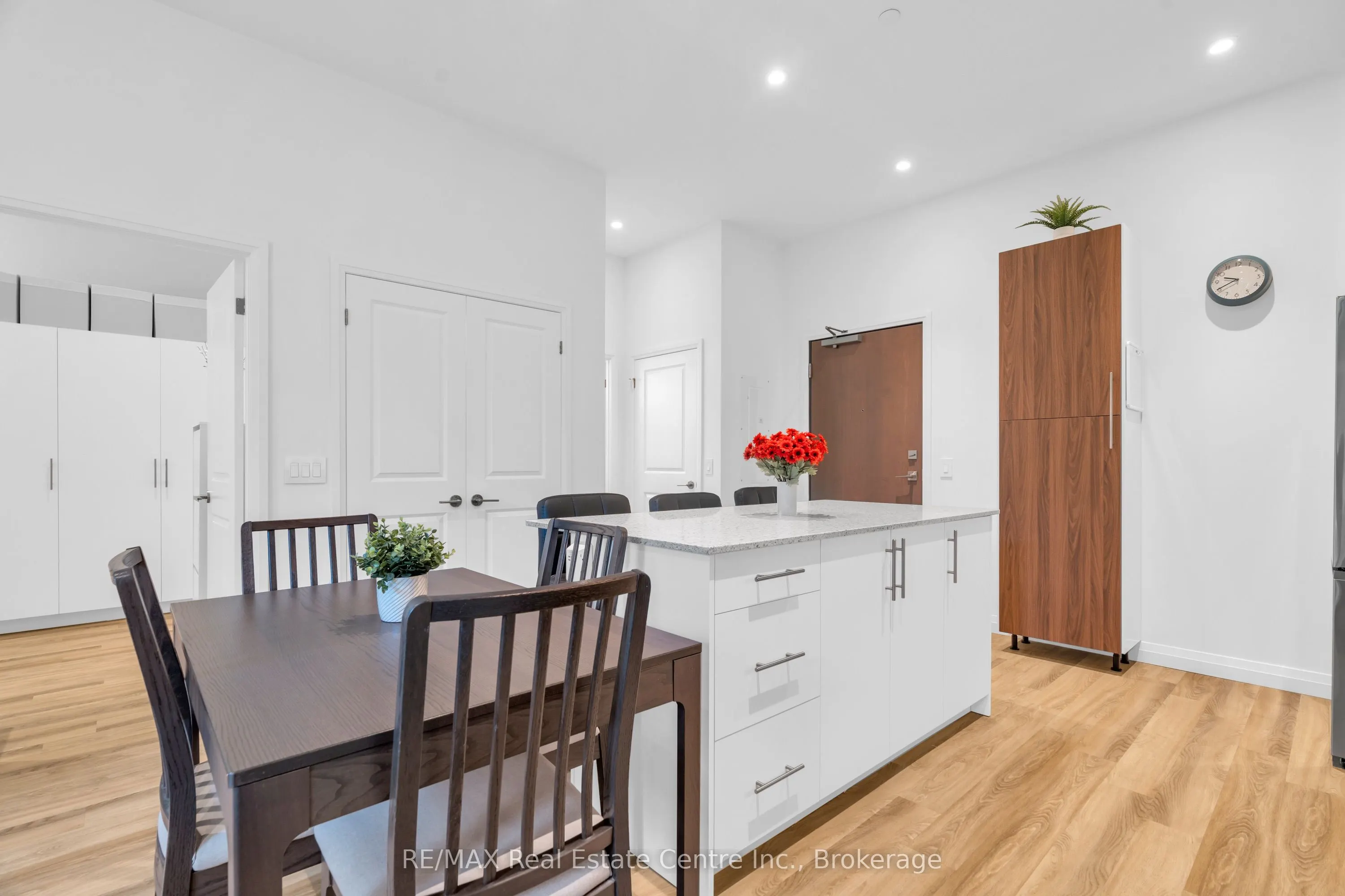 525 New Dundee Road, #101