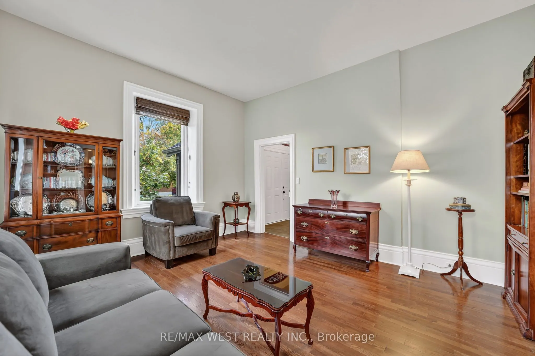 72 Banfield Street S