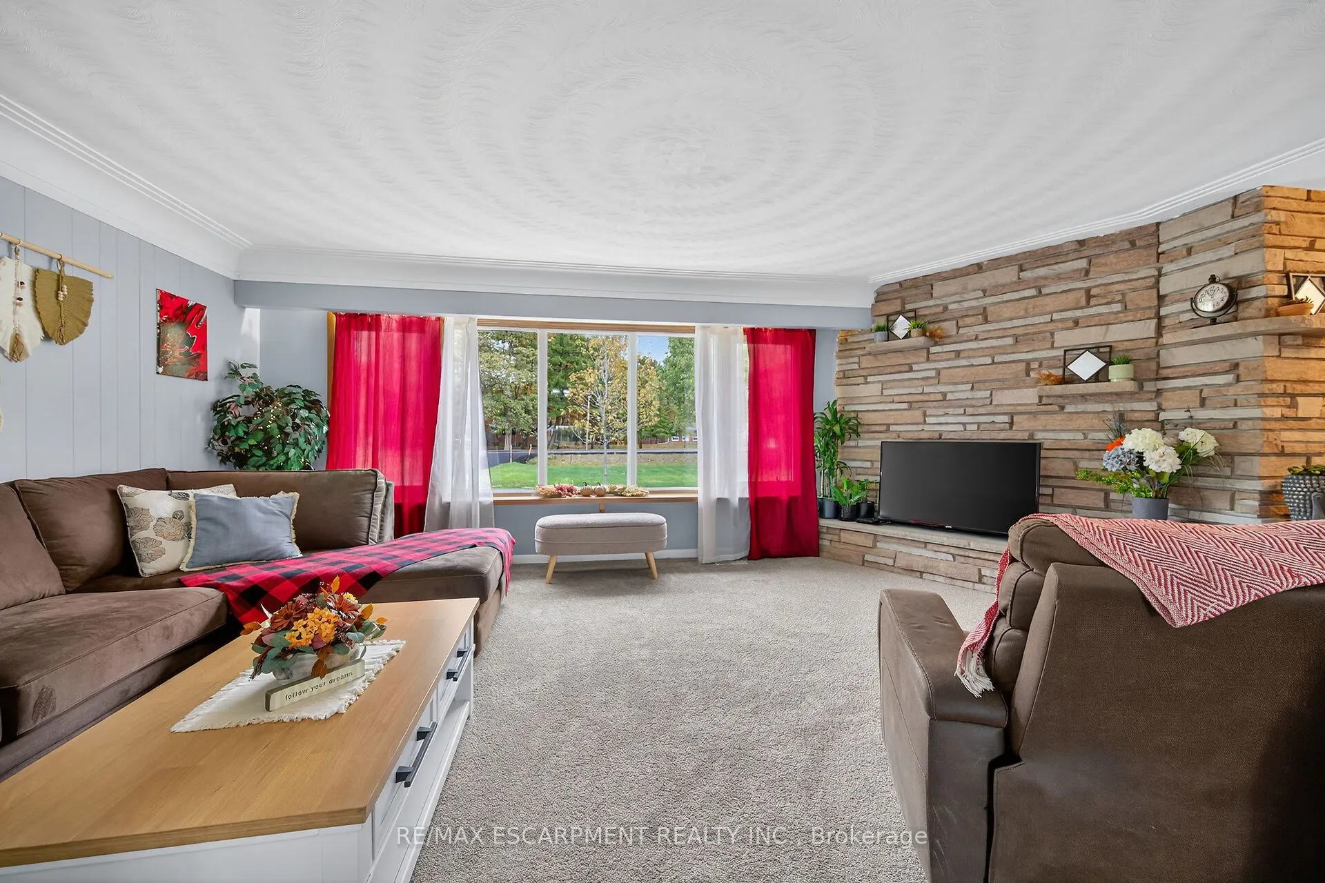 7082 Rainham Road