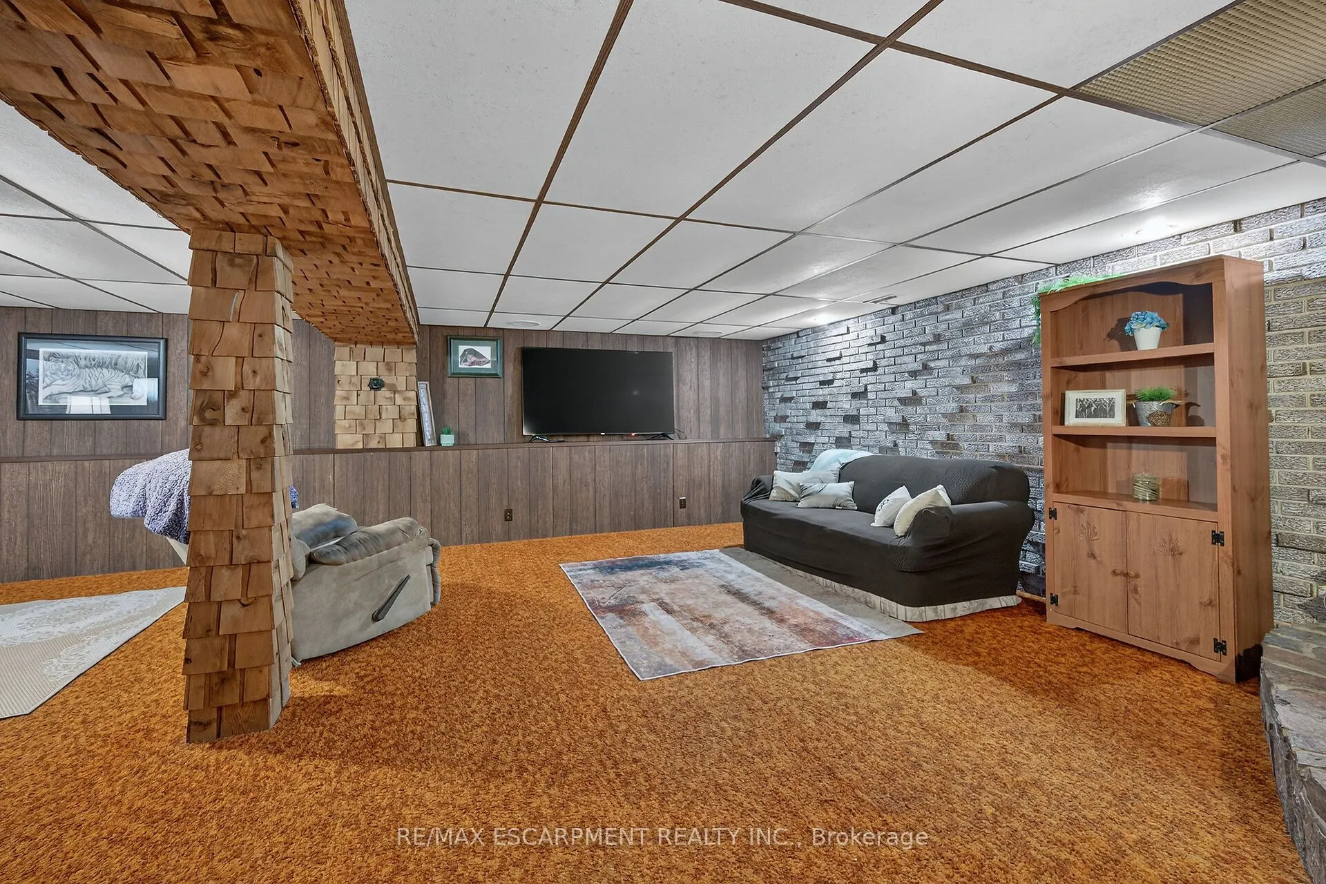 7082 Rainham Road