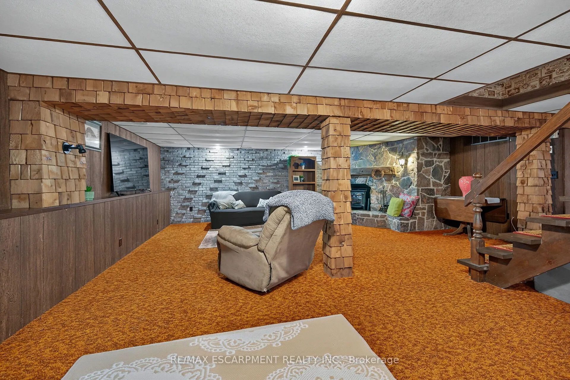 7082 Rainham Road
