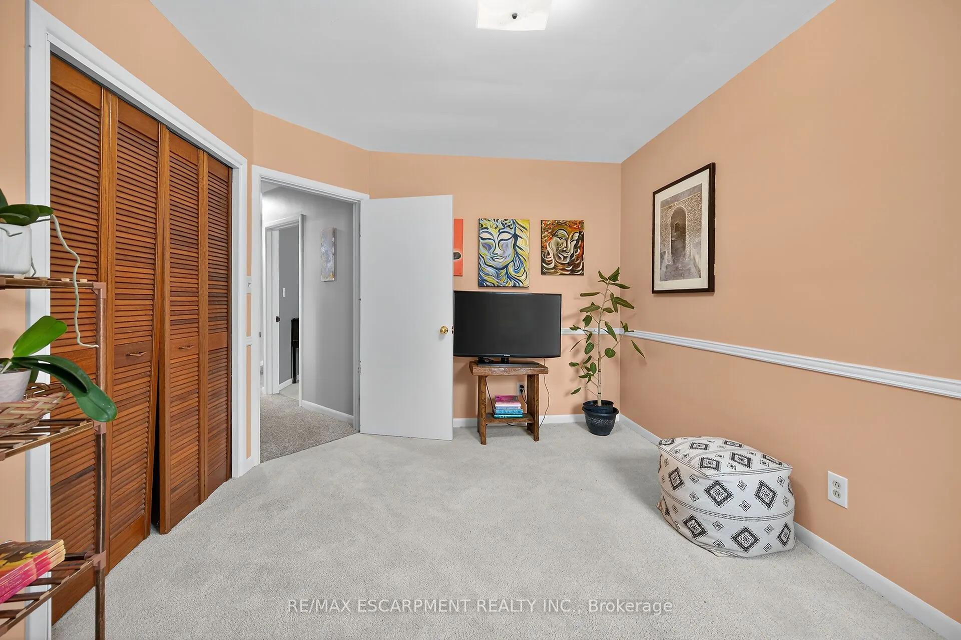 7082 Rainham Road