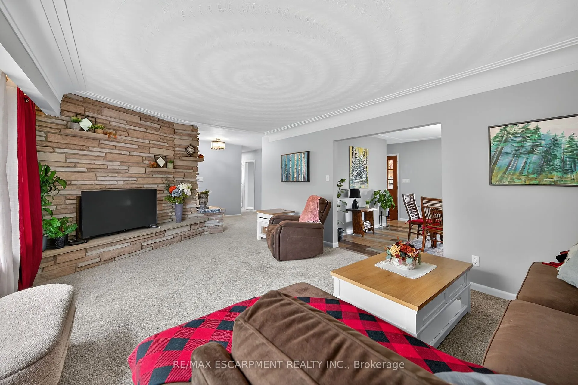 7082 Rainham Road