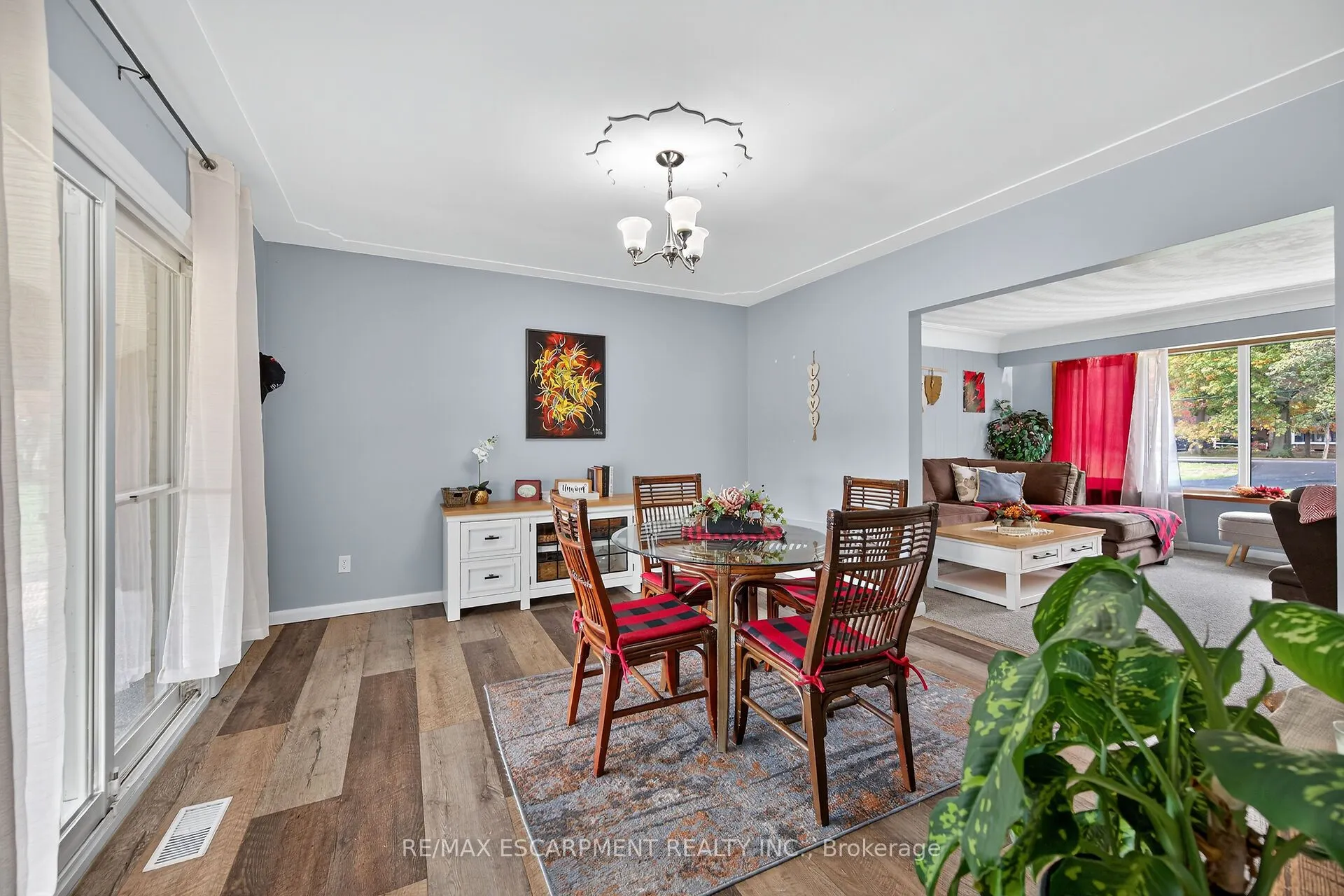 7082 Rainham Road