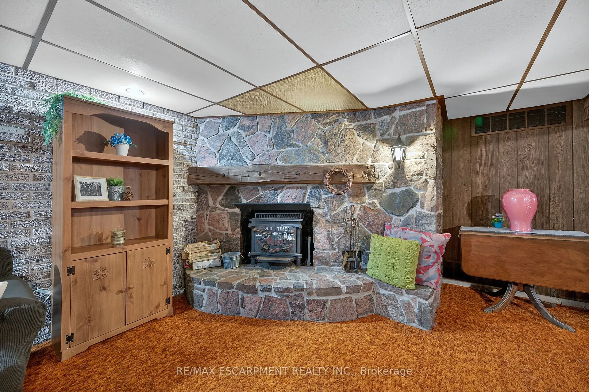 7082 Rainham Road