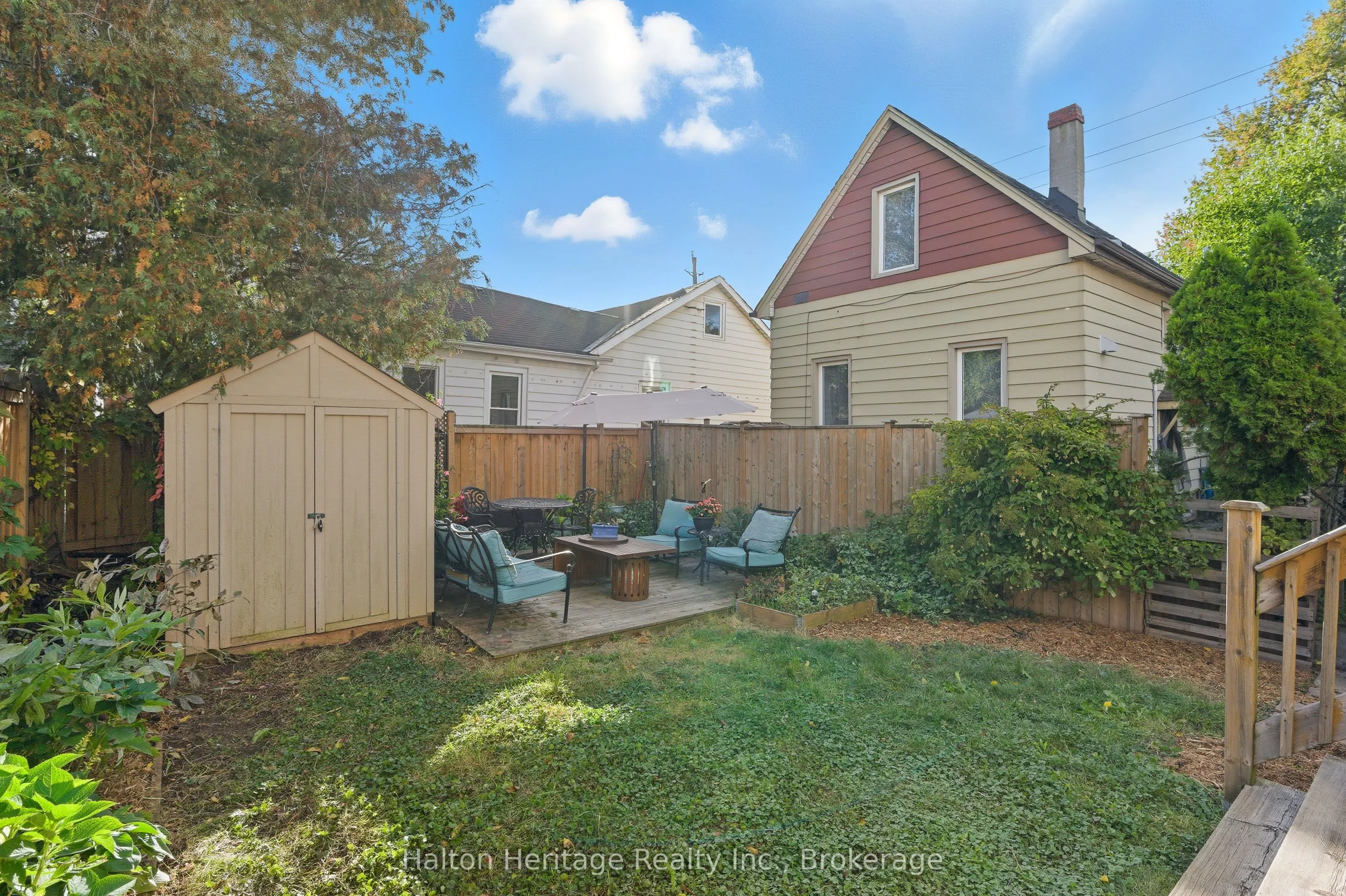 190 Wood Street E