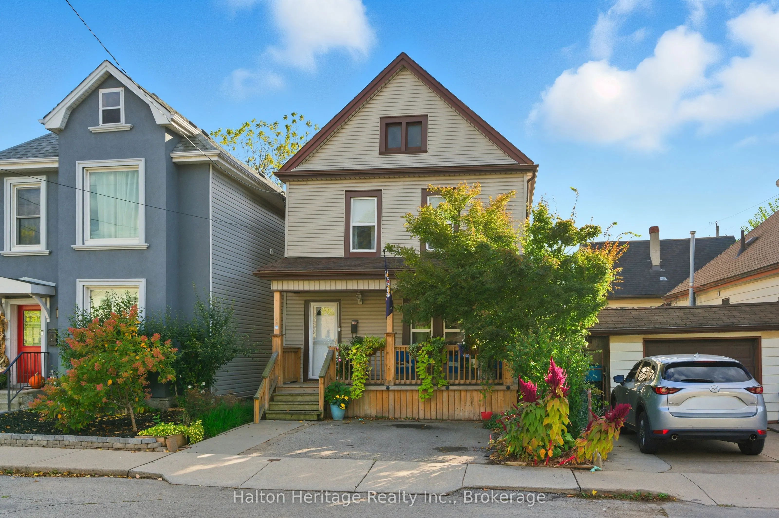 190 Wood Street E