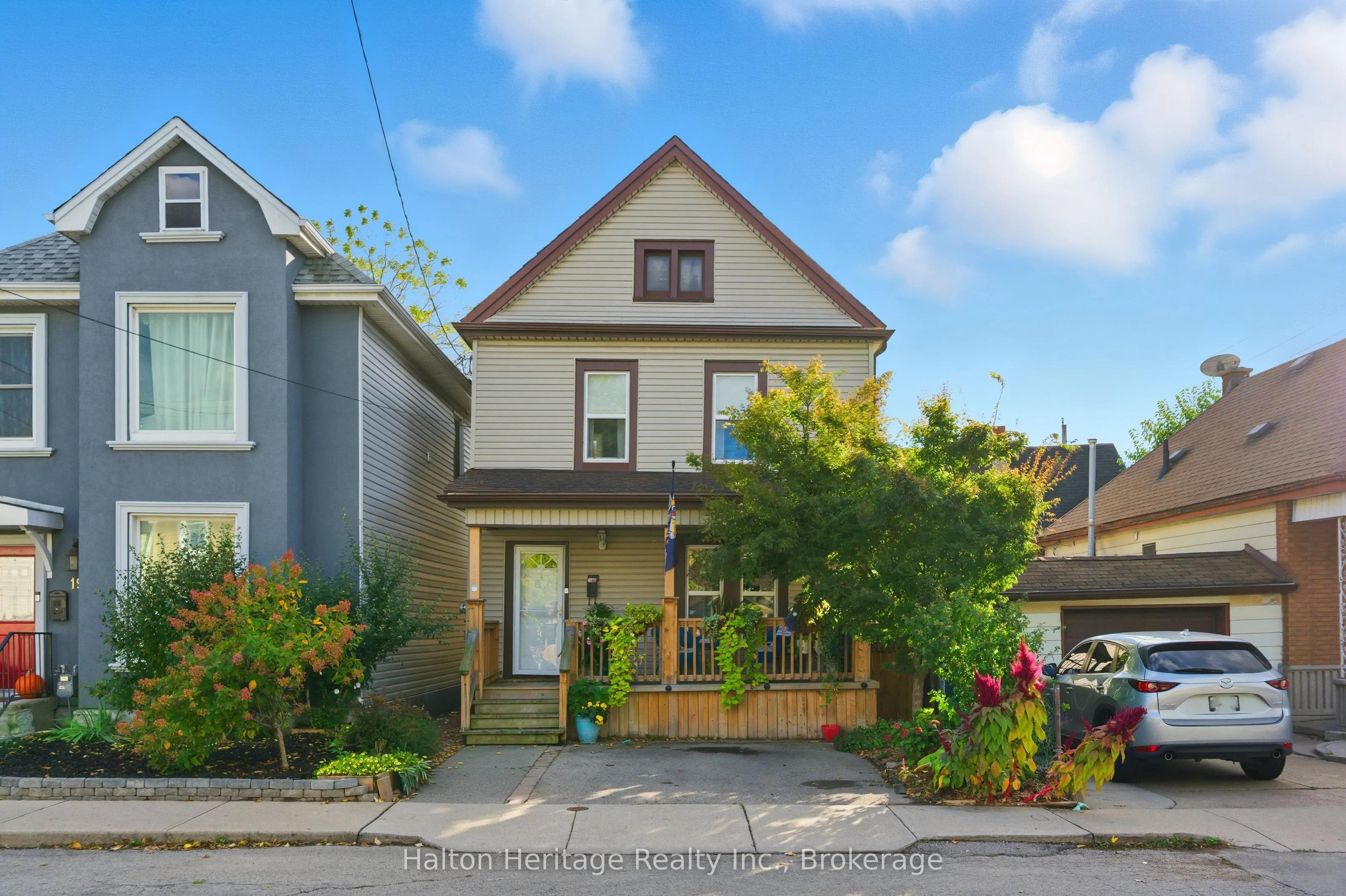 190 Wood Street E