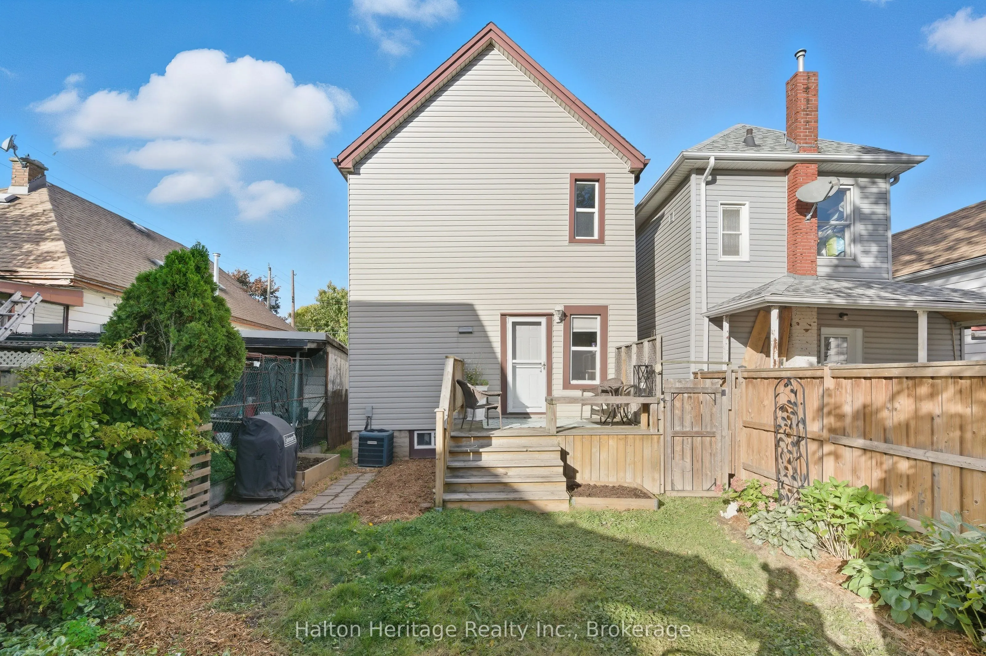 190 Wood Street E