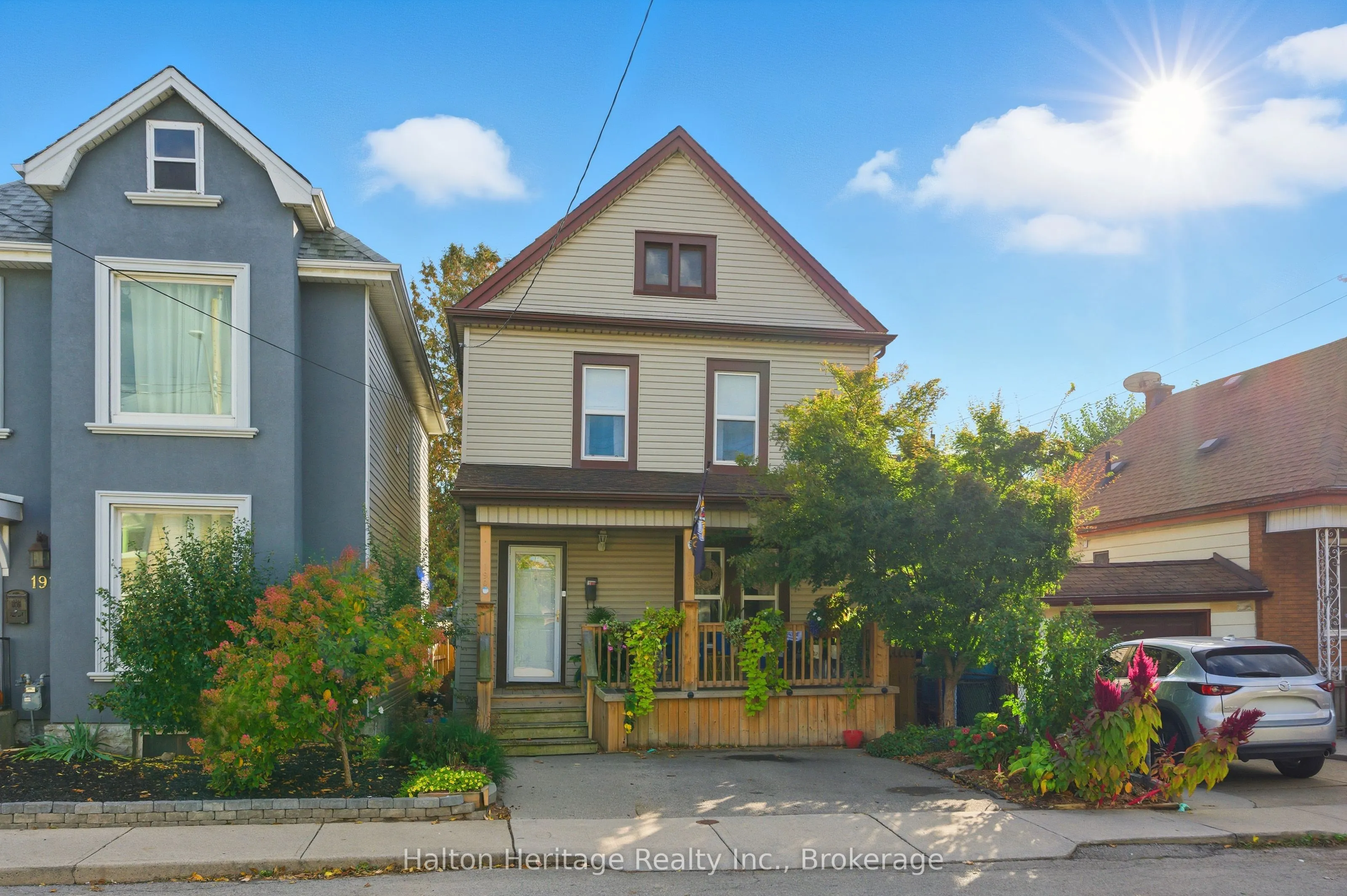 190 Wood Street E