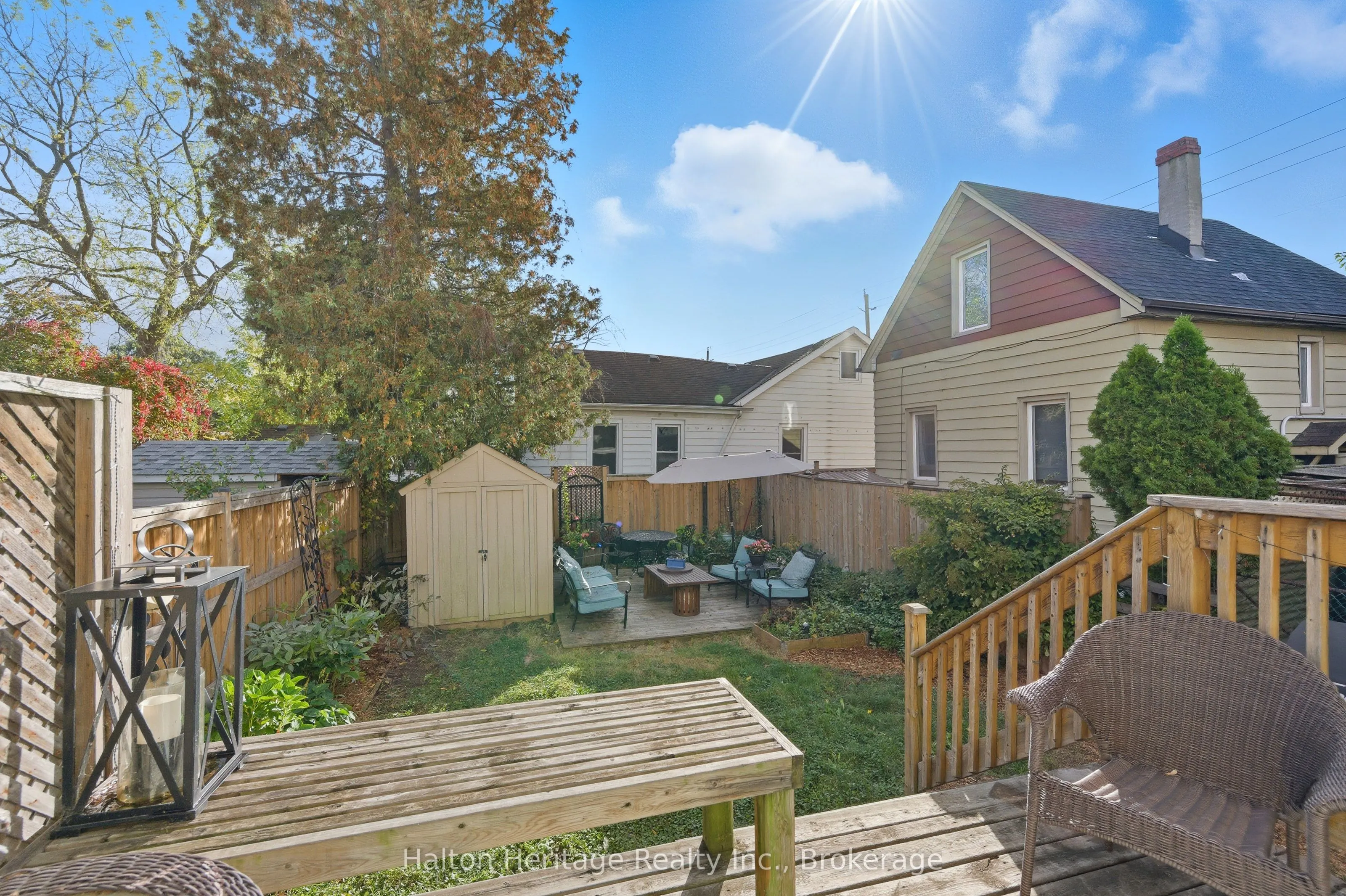 190 Wood Street E