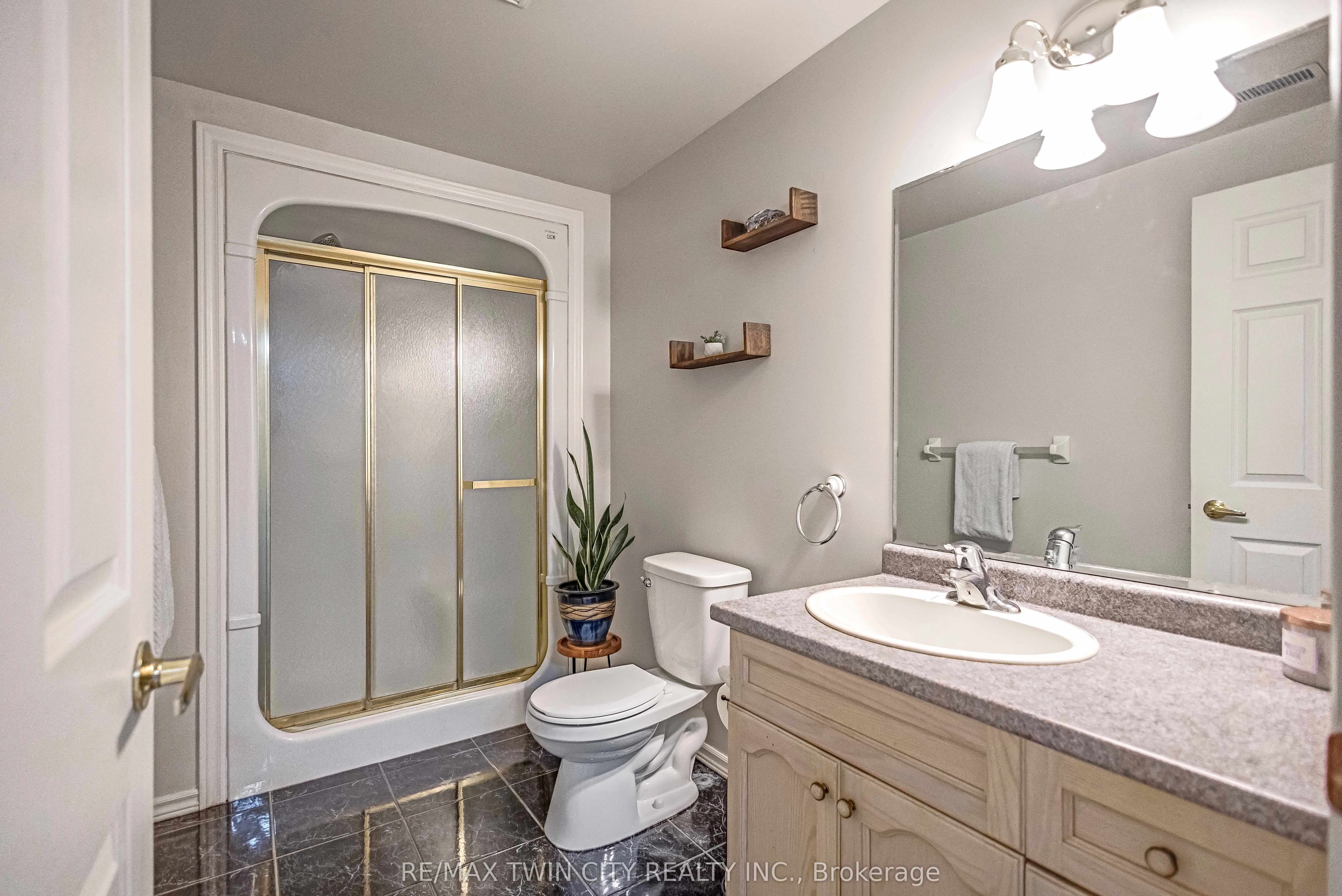 175 Victoria Street, #39